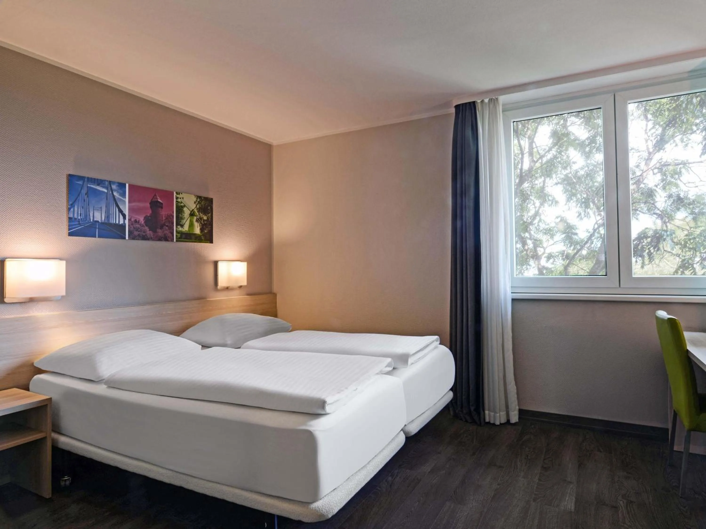 Photo of the whole room, Bed in B&B HOTEL Krefeld-Süd