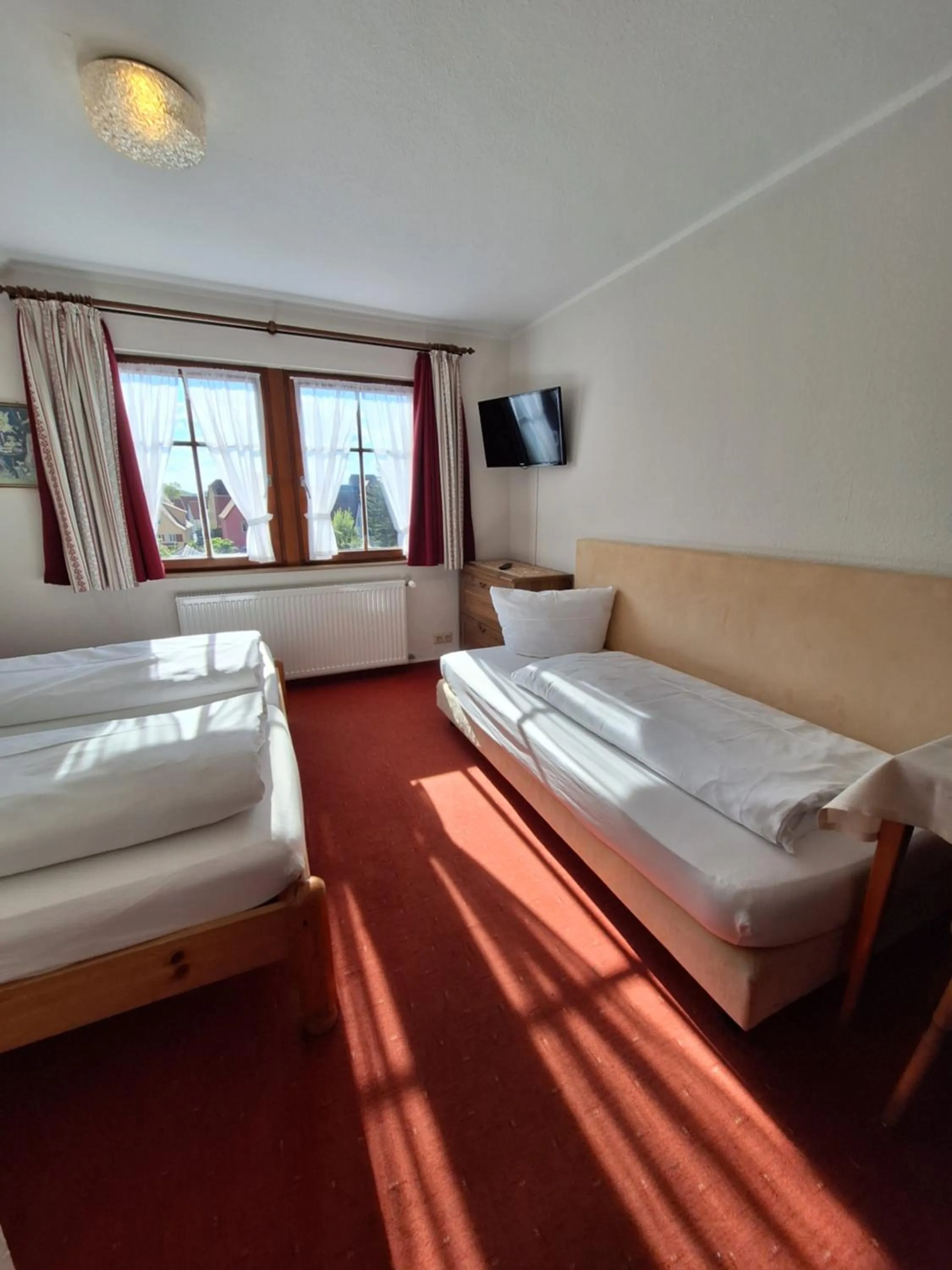 Bedroom, Bed in Hotel zum Breiterle - Self-Check-In