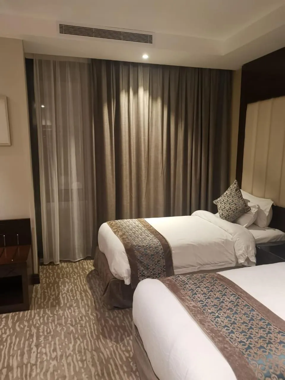 Bed in Sarwat Park Hotel