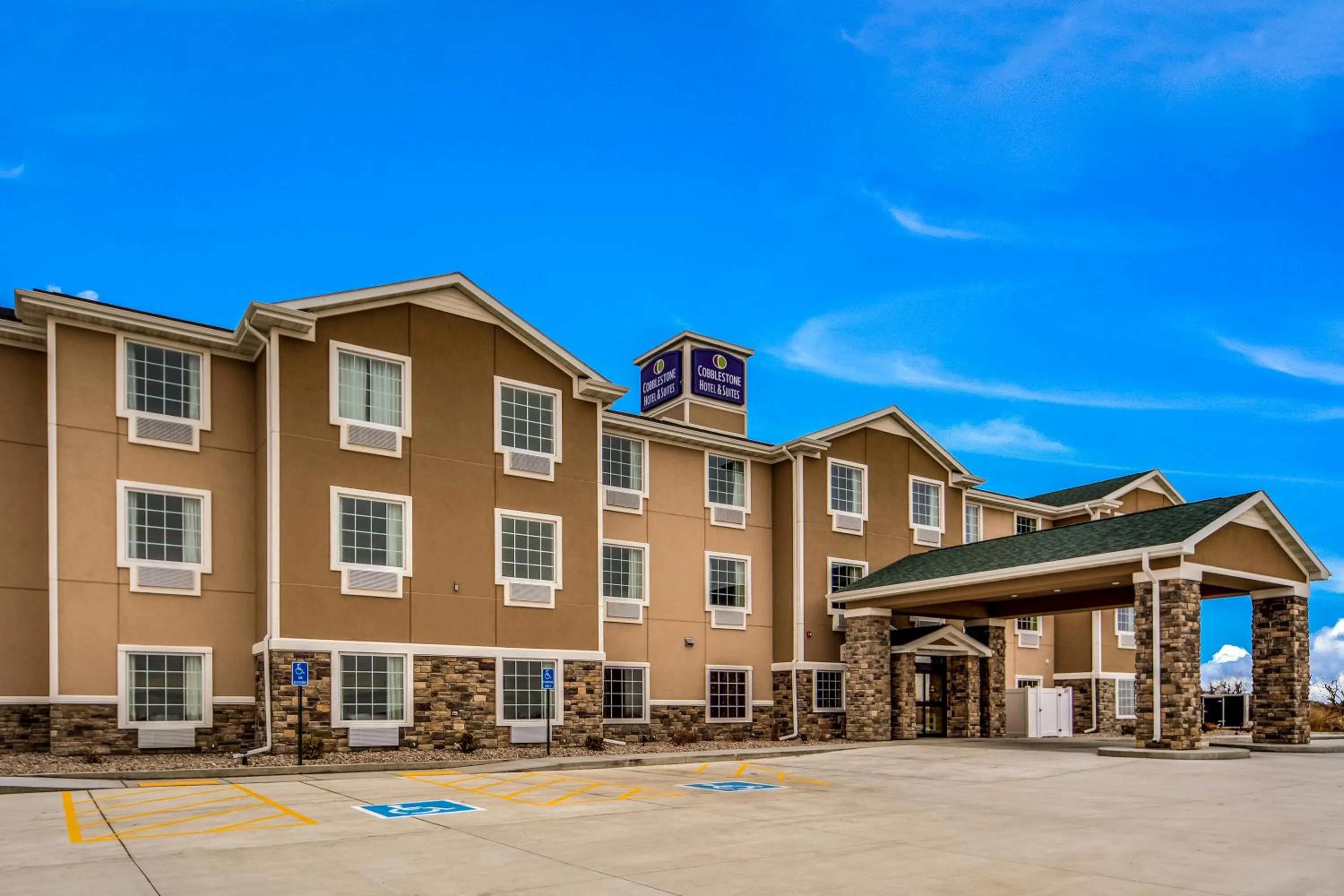 Property building in Cobblestone Hotel & Suites - Cozad