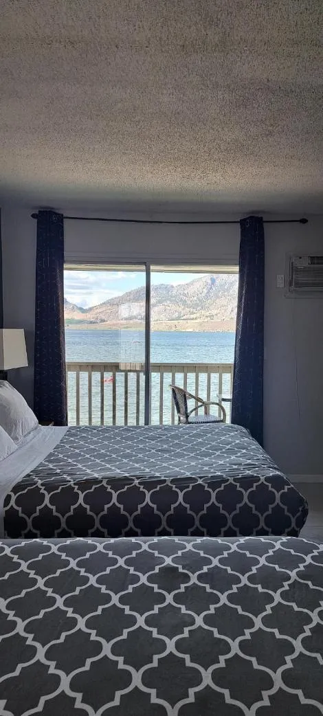 View (from property/room), Bed in Richter Pass Beach Resort