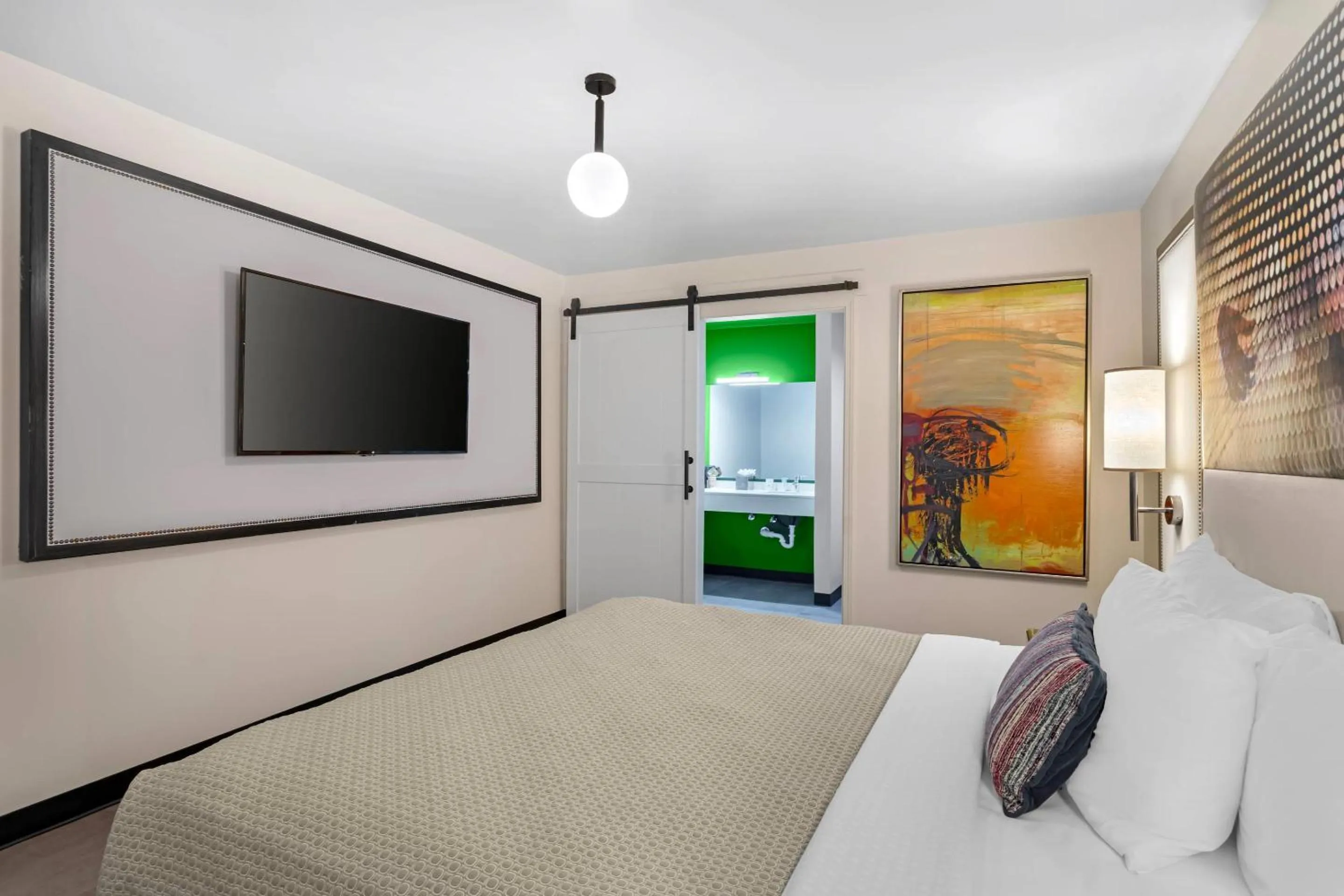 Bedroom, Bed in Heights House Hotel - Houston Heights Downtown, an Ascend Collection Hotel