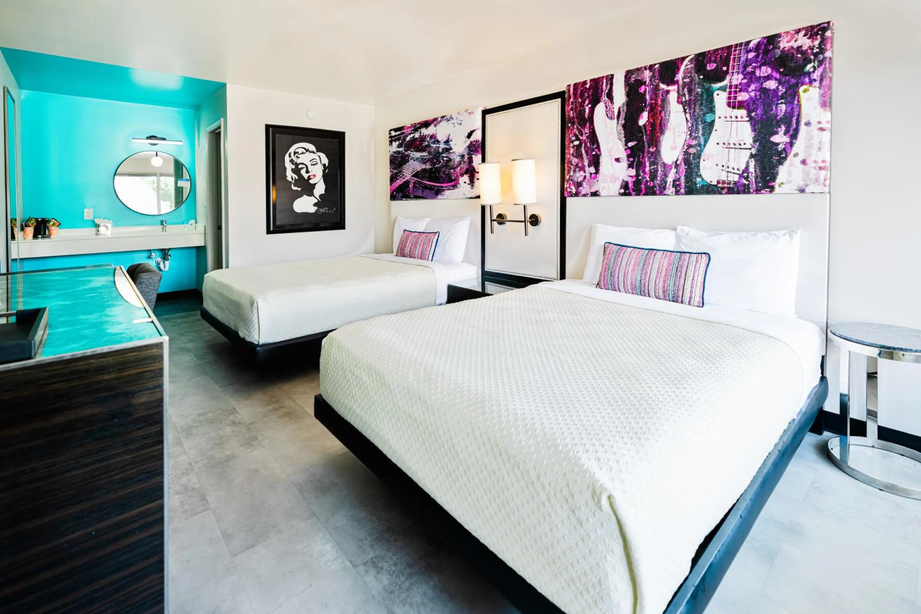 Bed in Heights House Hotel - Houston Heights Downtown, an Ascend Collection Hotel