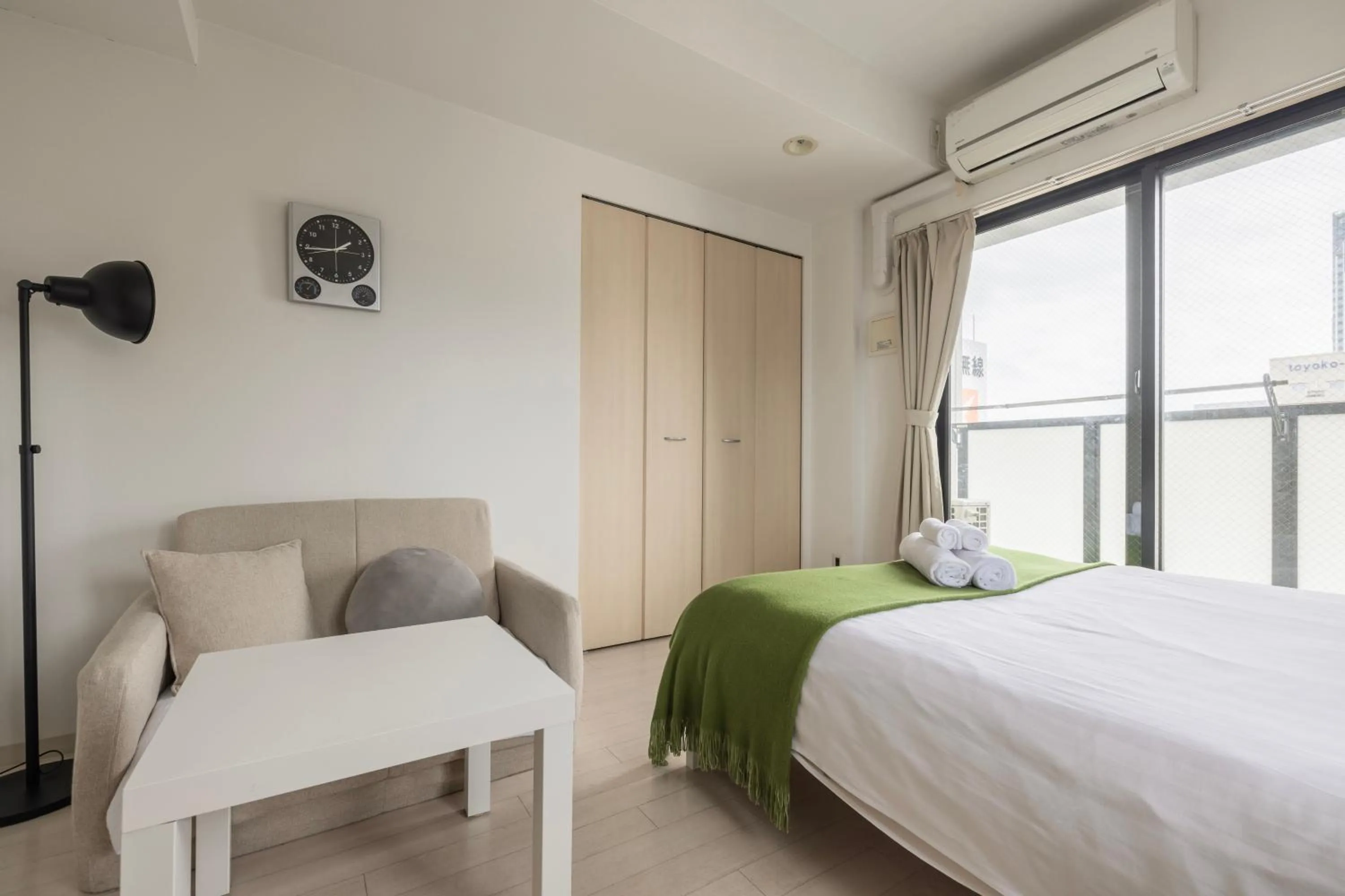 Bed in Prendre Namba AFP Apartment