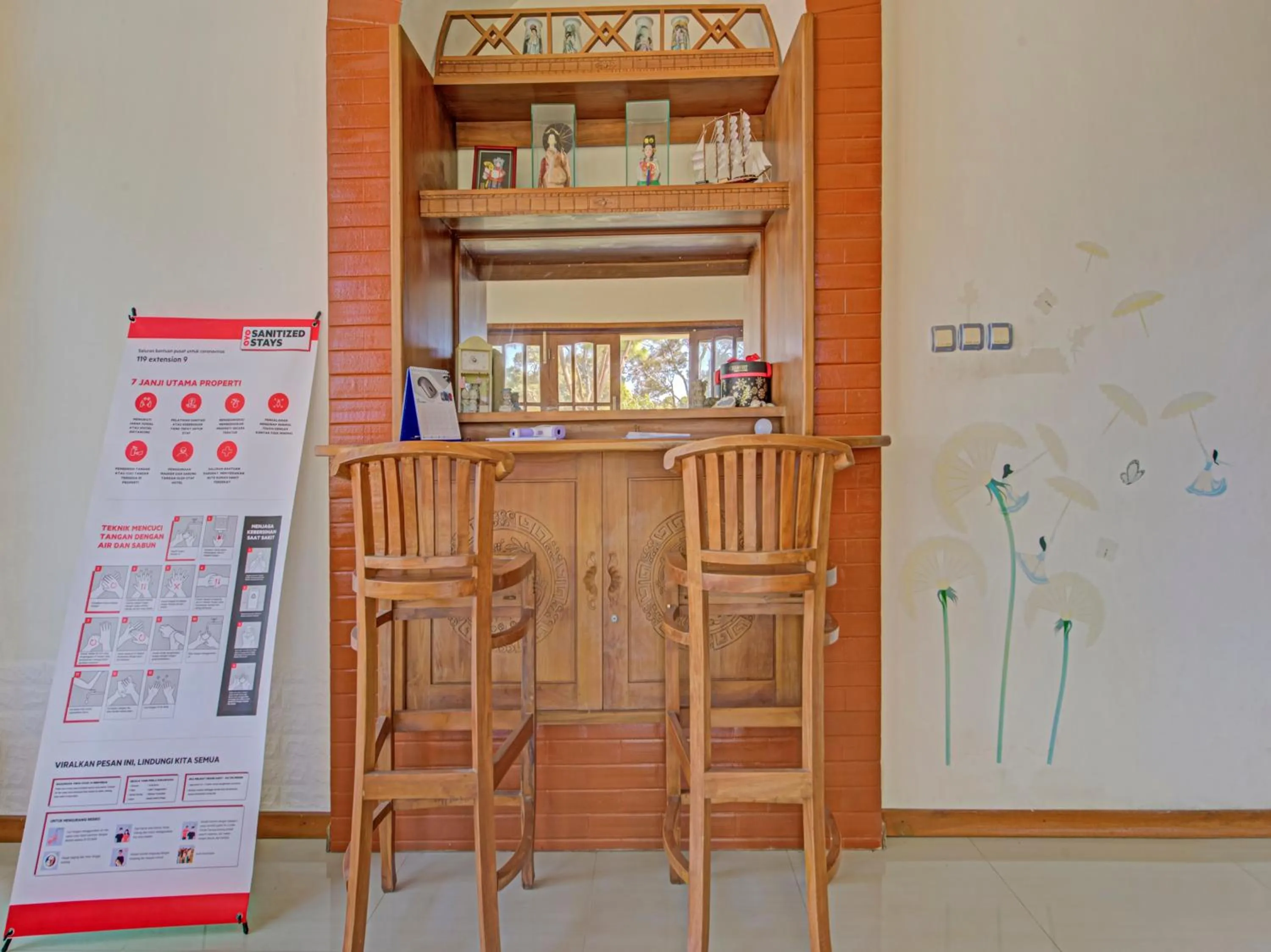 Lobby or reception in Hotel O Villa Inn App Trawas Bintaro Syariah