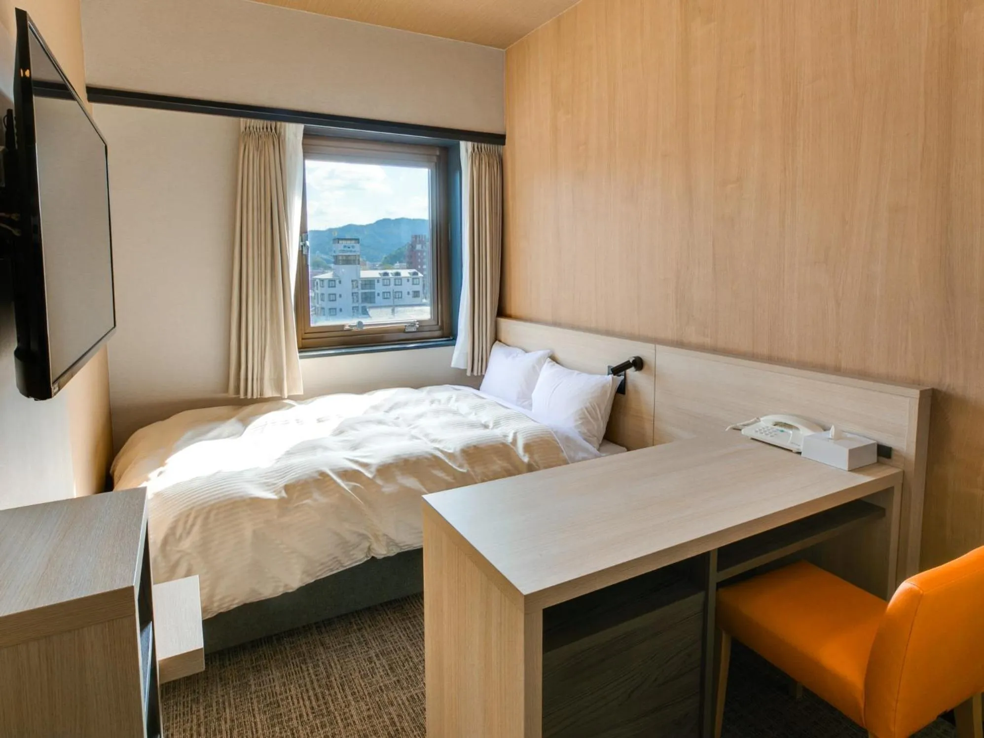 Bed in Maizuru Grand Hotel