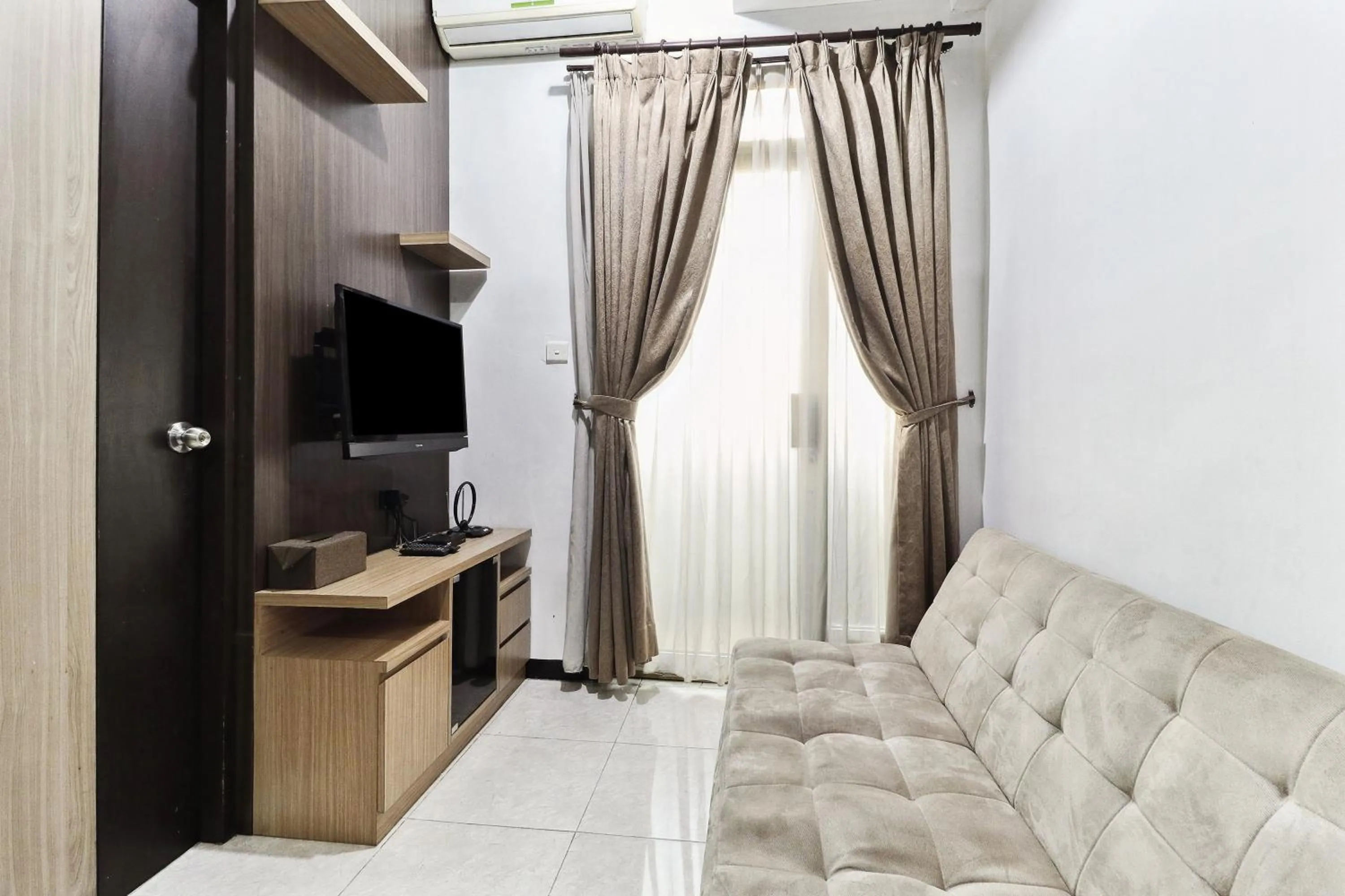 TV and multimedia in The Edge by Lia