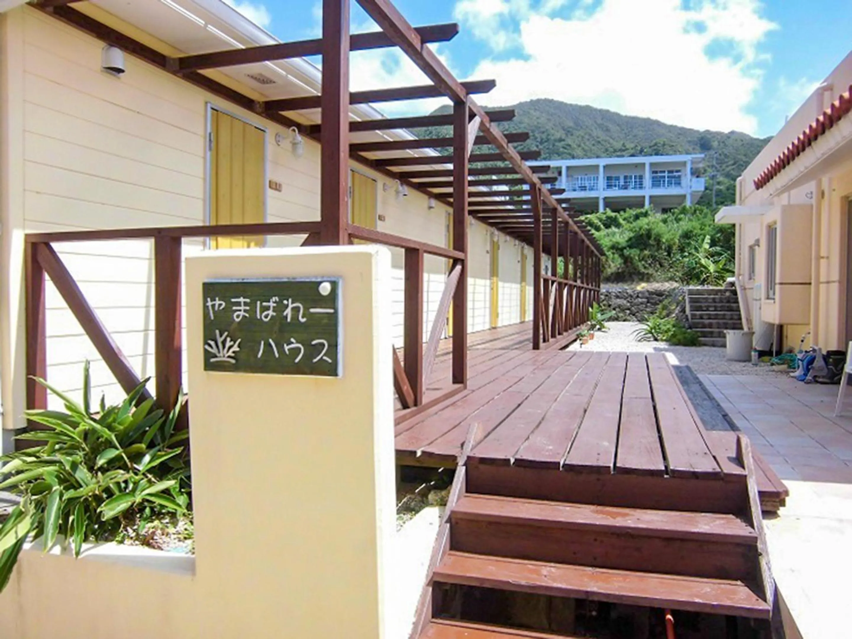 Facade/entrance in AsobiBASE Yamabare-House