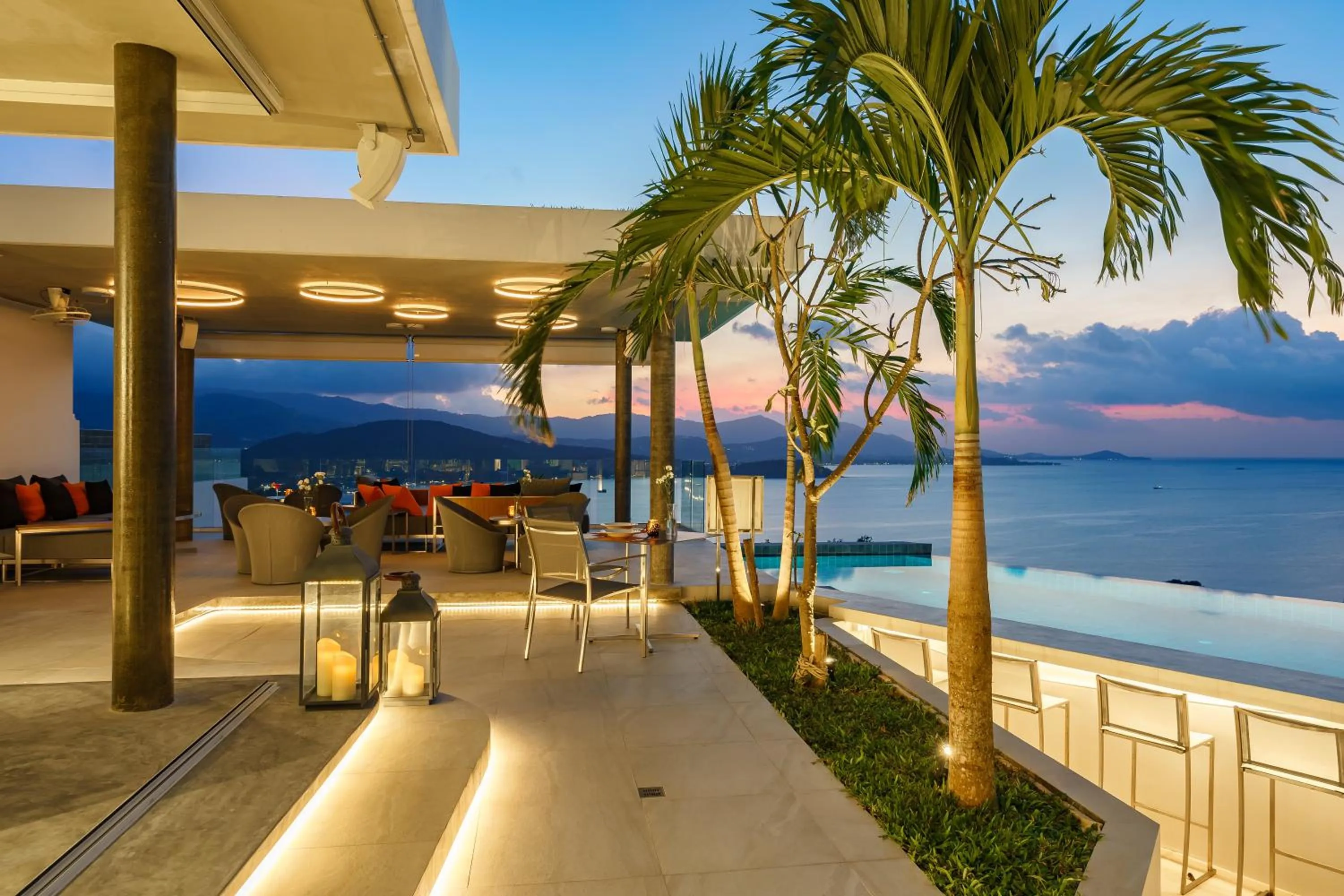 Restaurant/places to eat in UniQue BoutiQue Resort