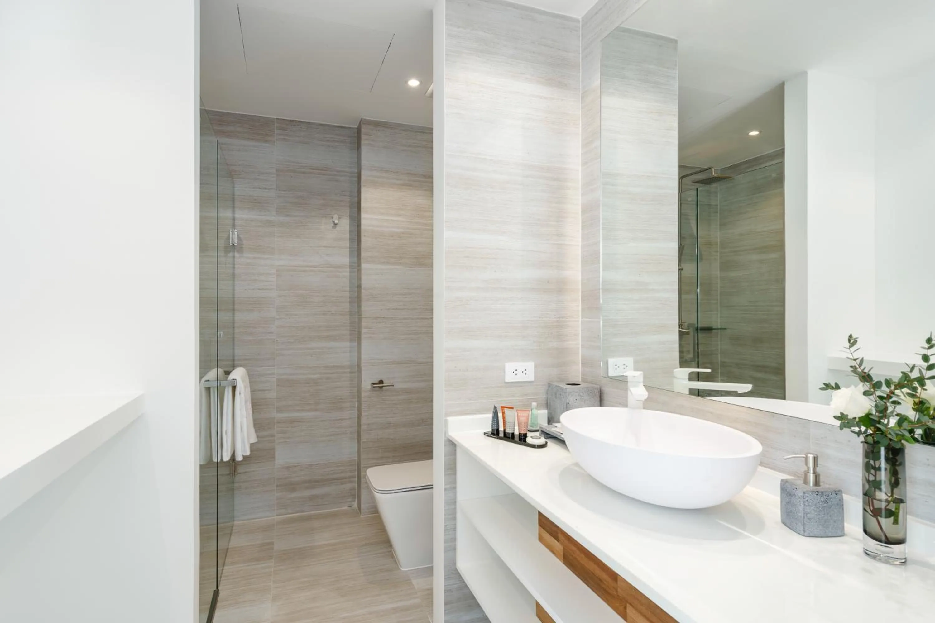 Shower in UniQue BoutiQue Resort