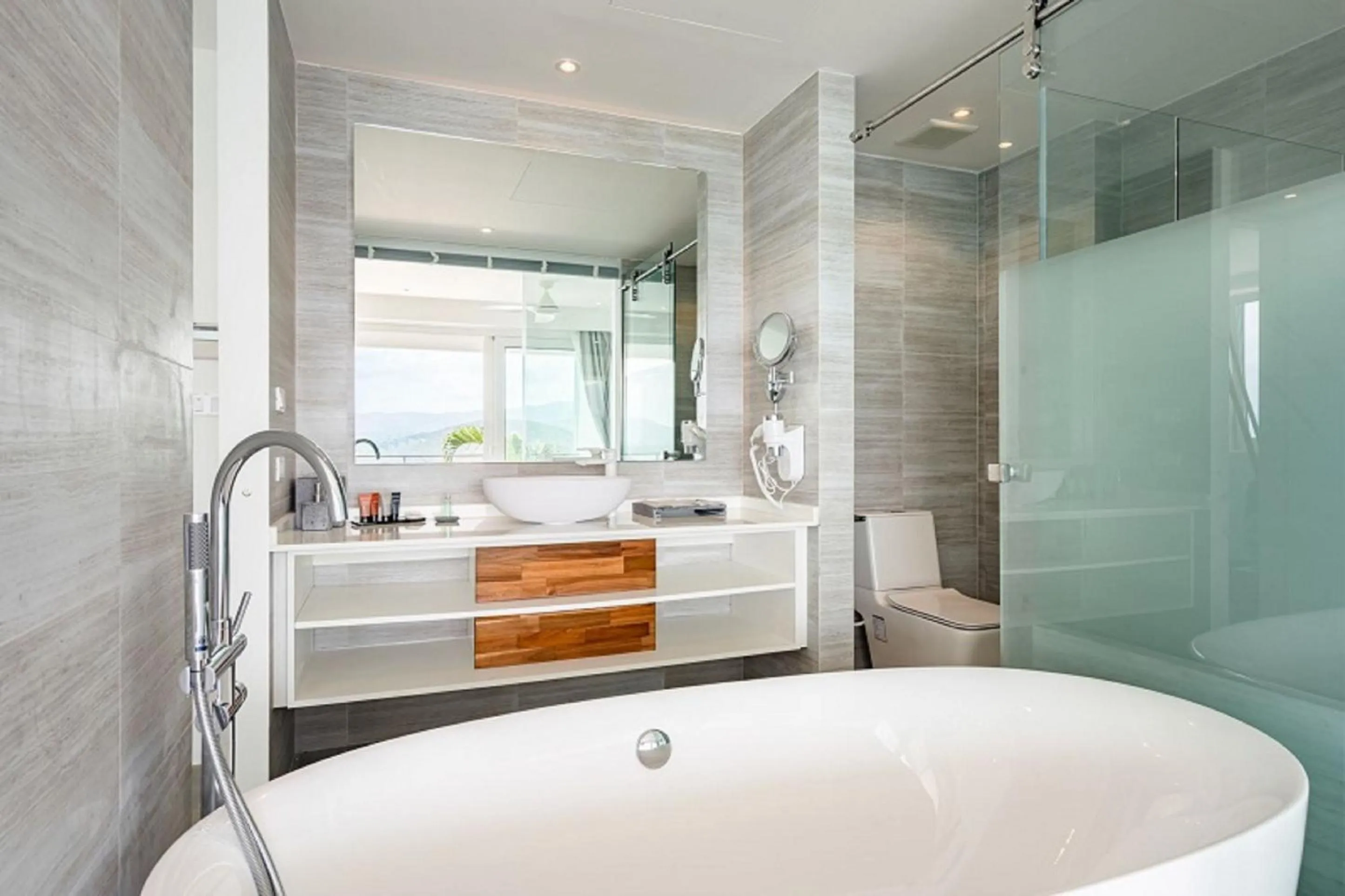 Shower in UniQue BoutiQue Resort