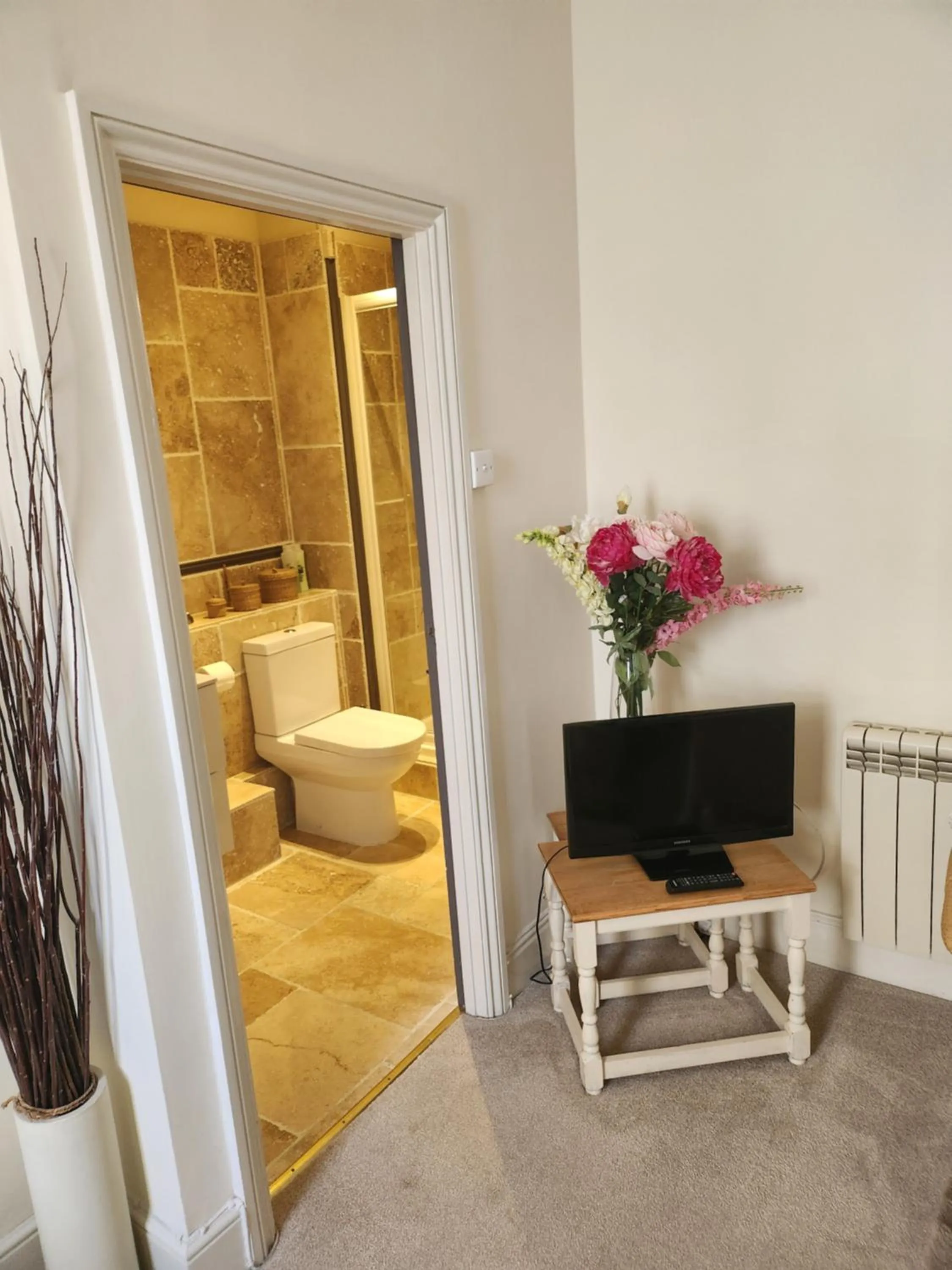 TV and multimedia in Anzac Street B+Bistro