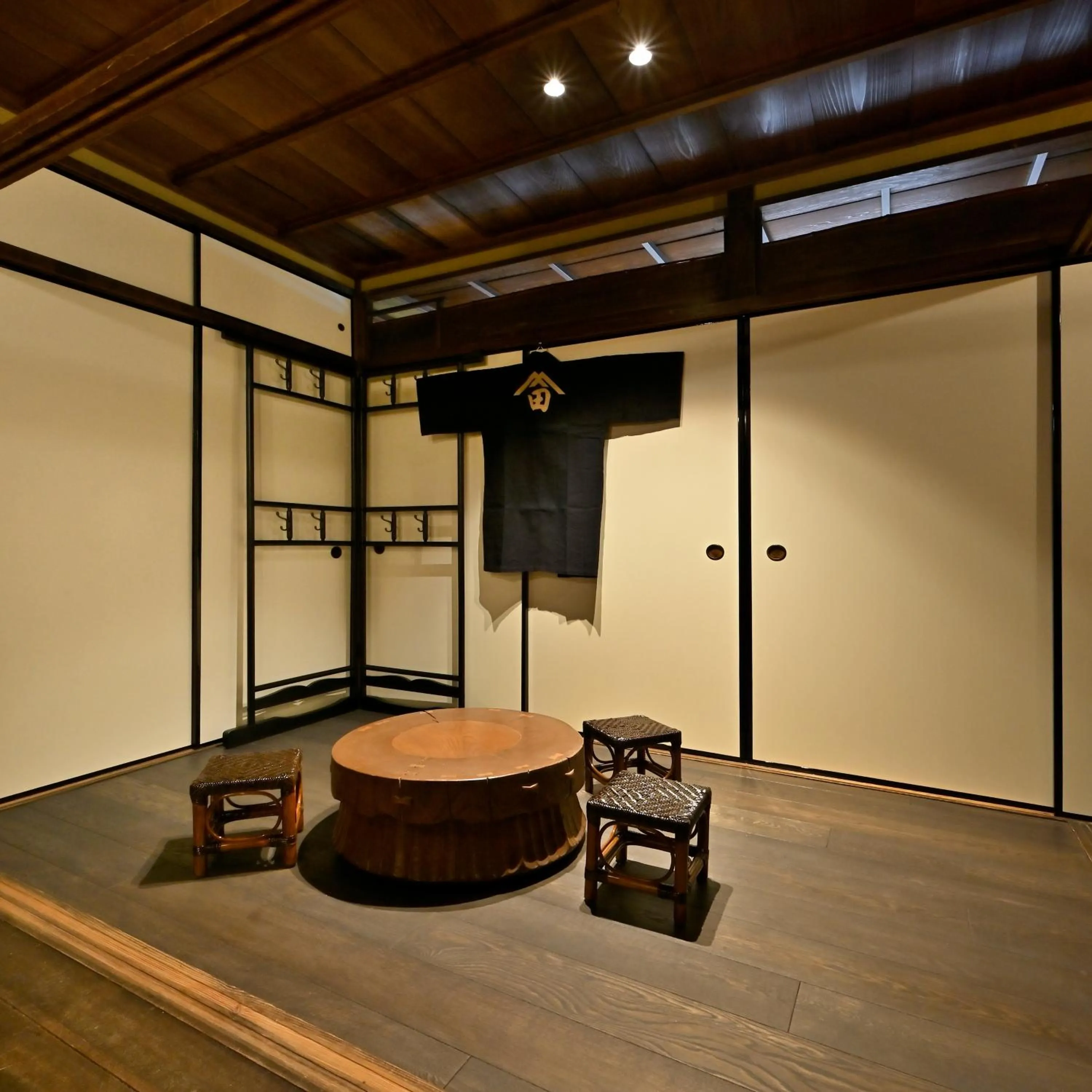 Photo of the whole room in Nishijin Fujita