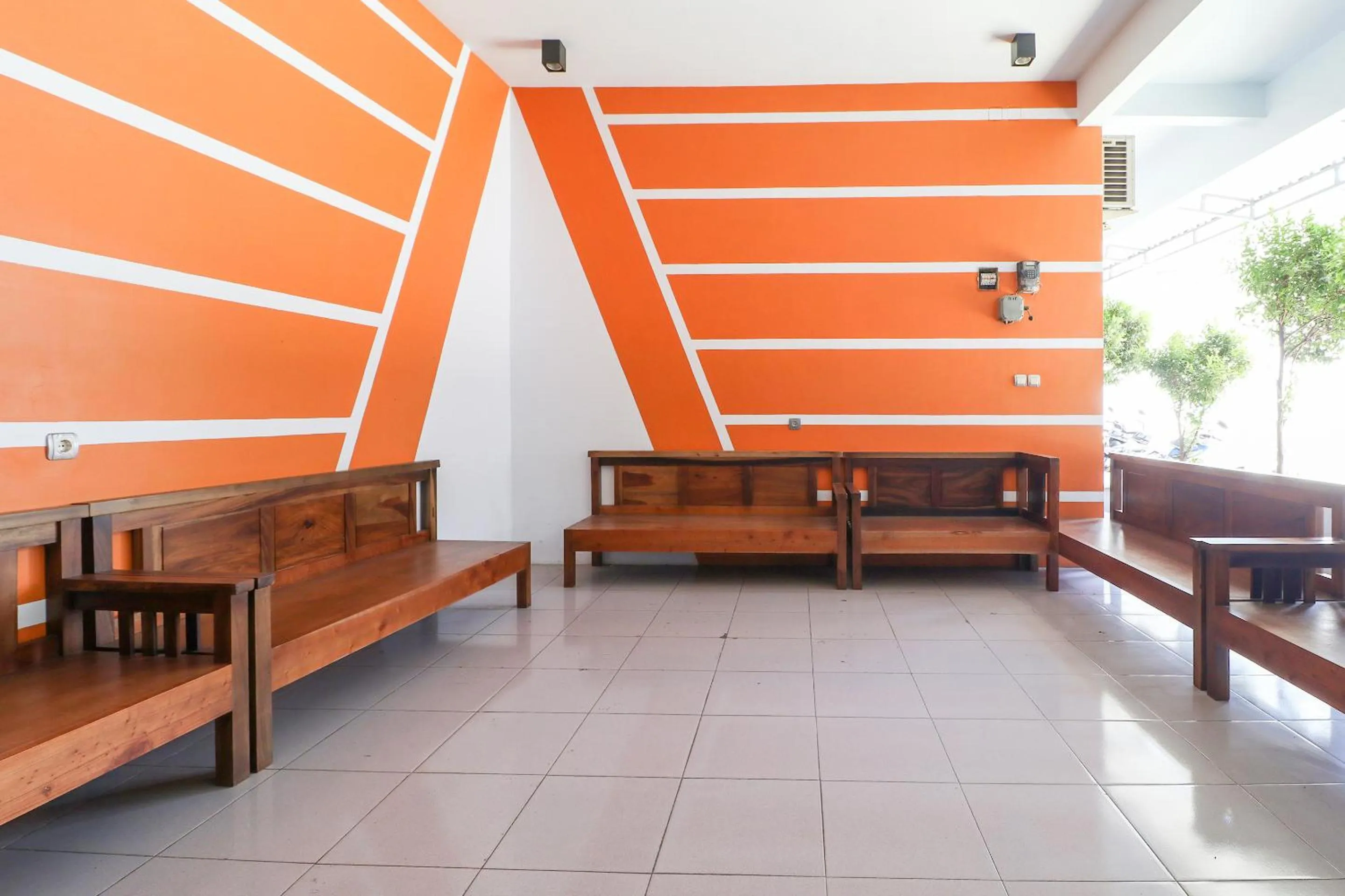 Area and facilities in RedDoorz At Merdeka Street Garut