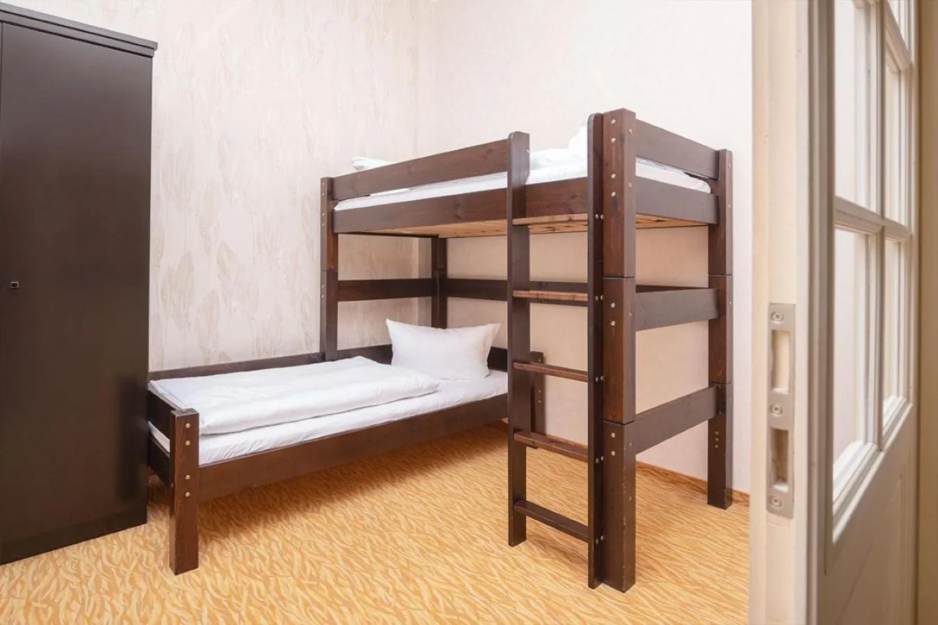 children, Bed in Strandhotel Preussenhof