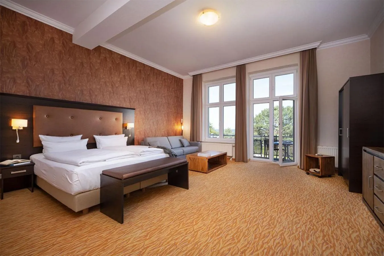 Photo of the whole room, Bed in Strandhotel Preussenhof