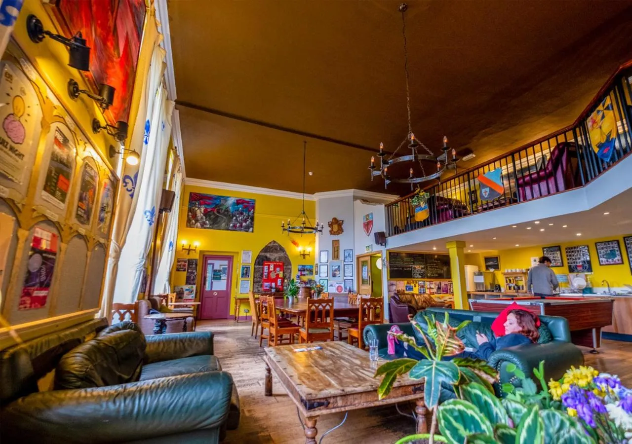 Living room in Castle Rock Hostel - Adults Only