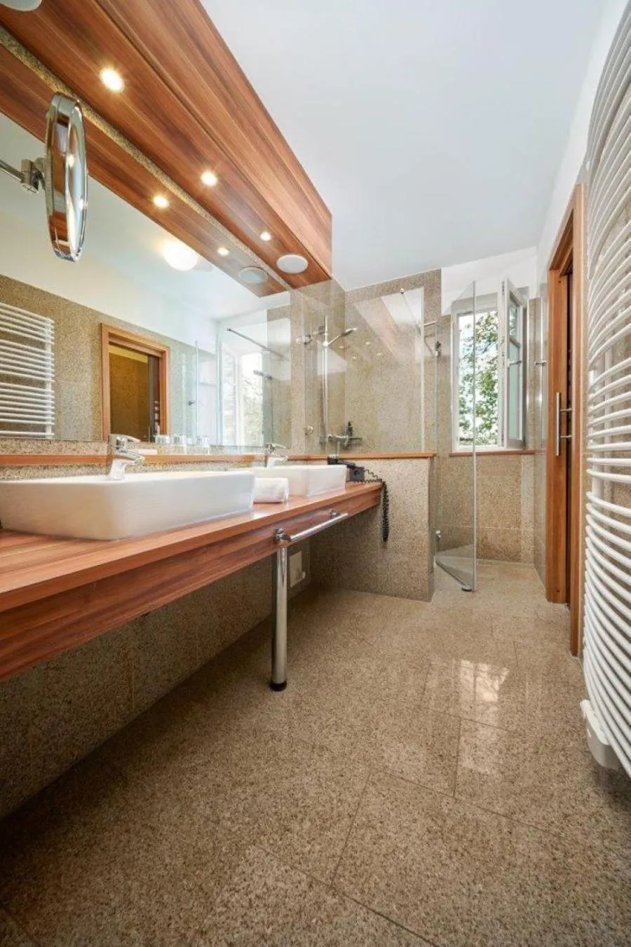 Shower in Strandhotel garni Kormoran