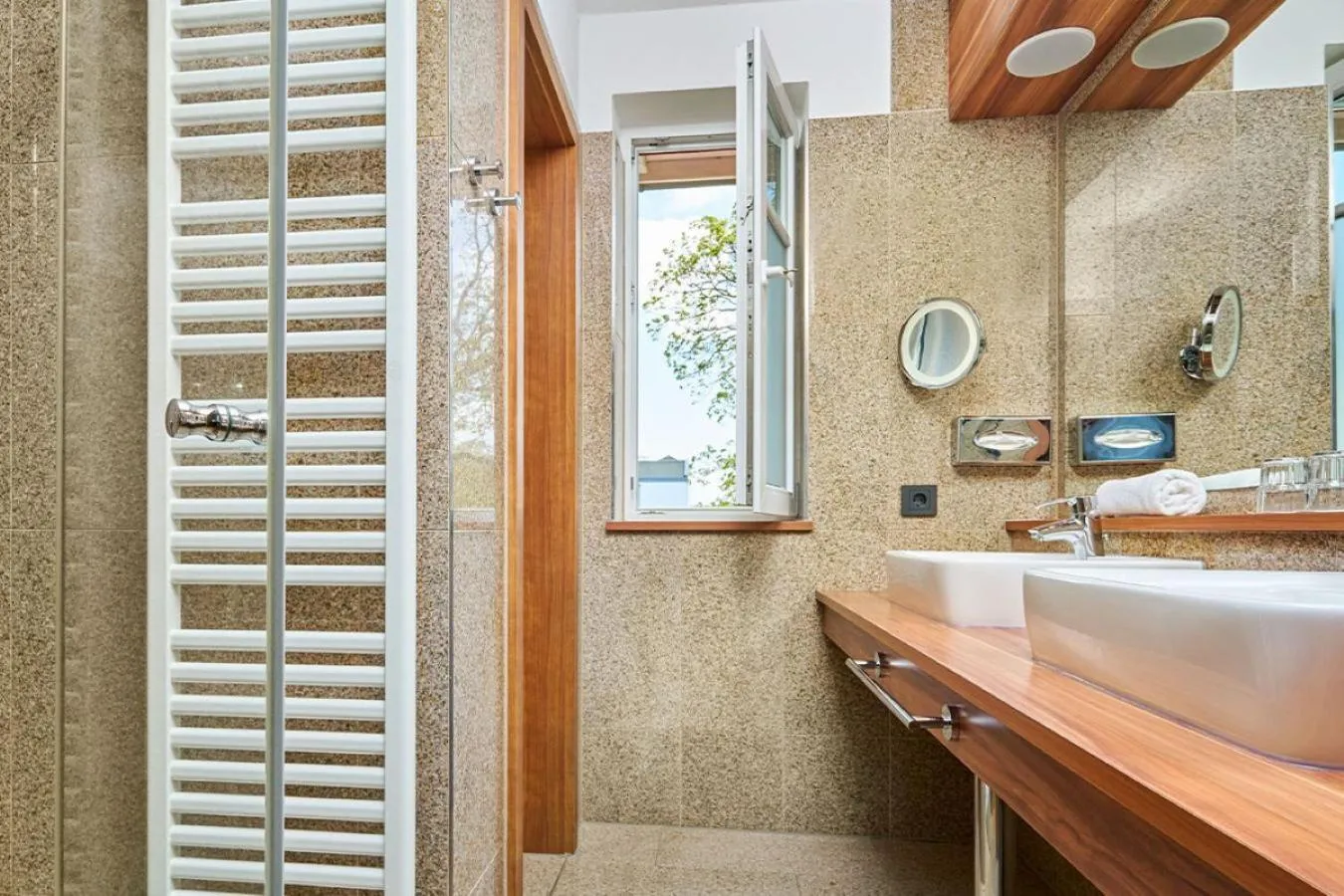 Shower in Strandhotel garni Kormoran