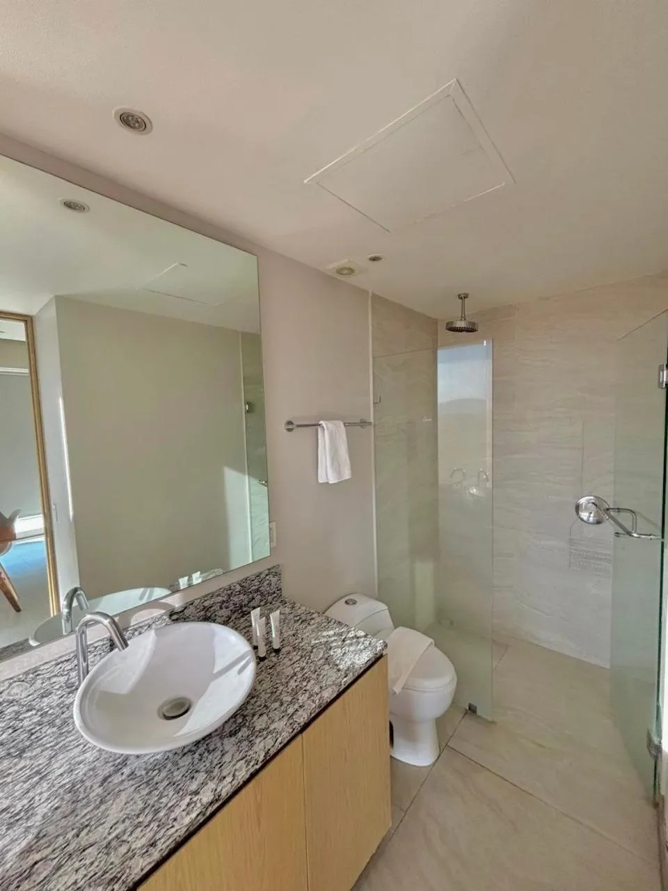 Shower in Park Life Guadalajara