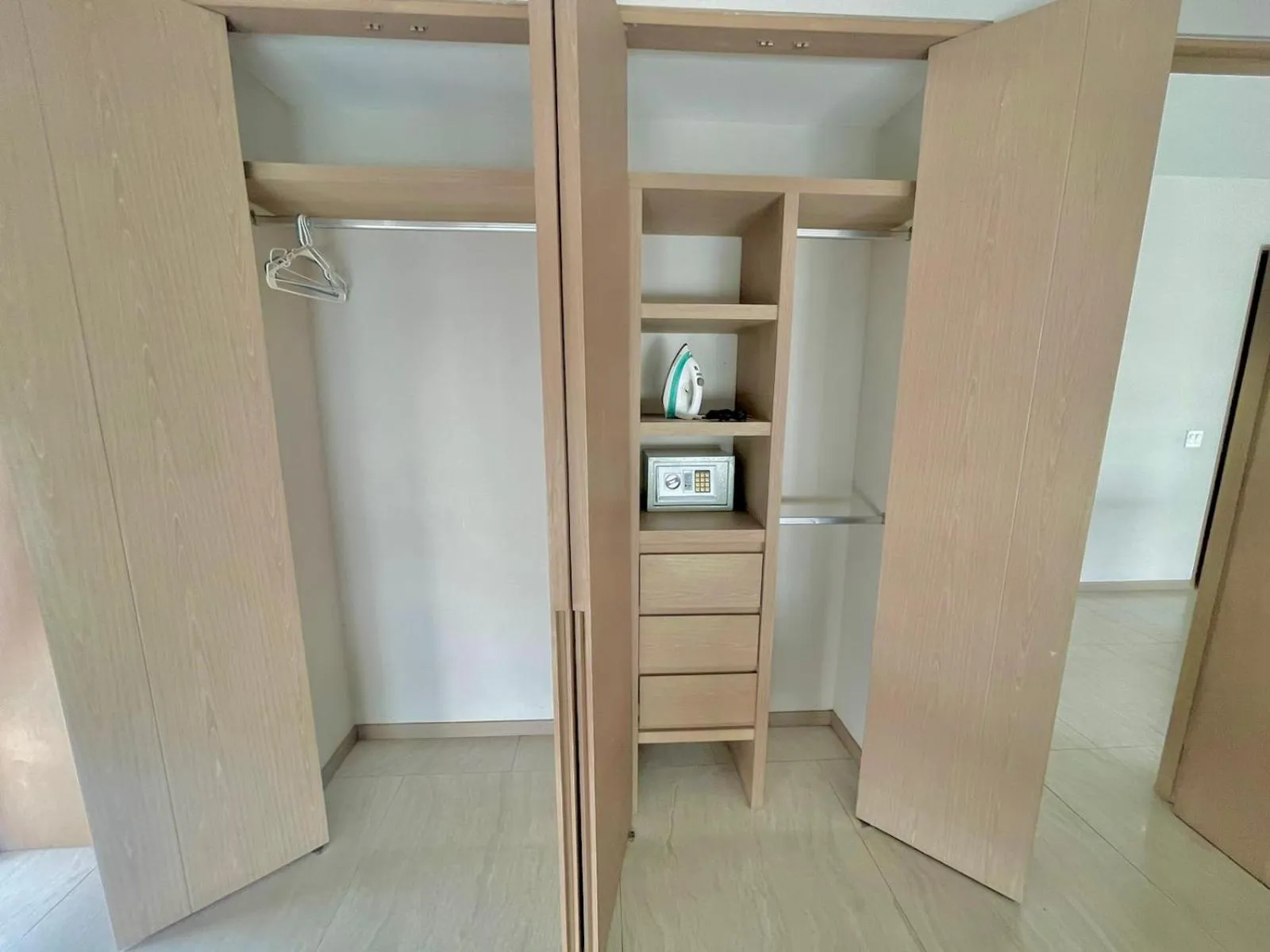 wardrobe in Park Life Guadalajara