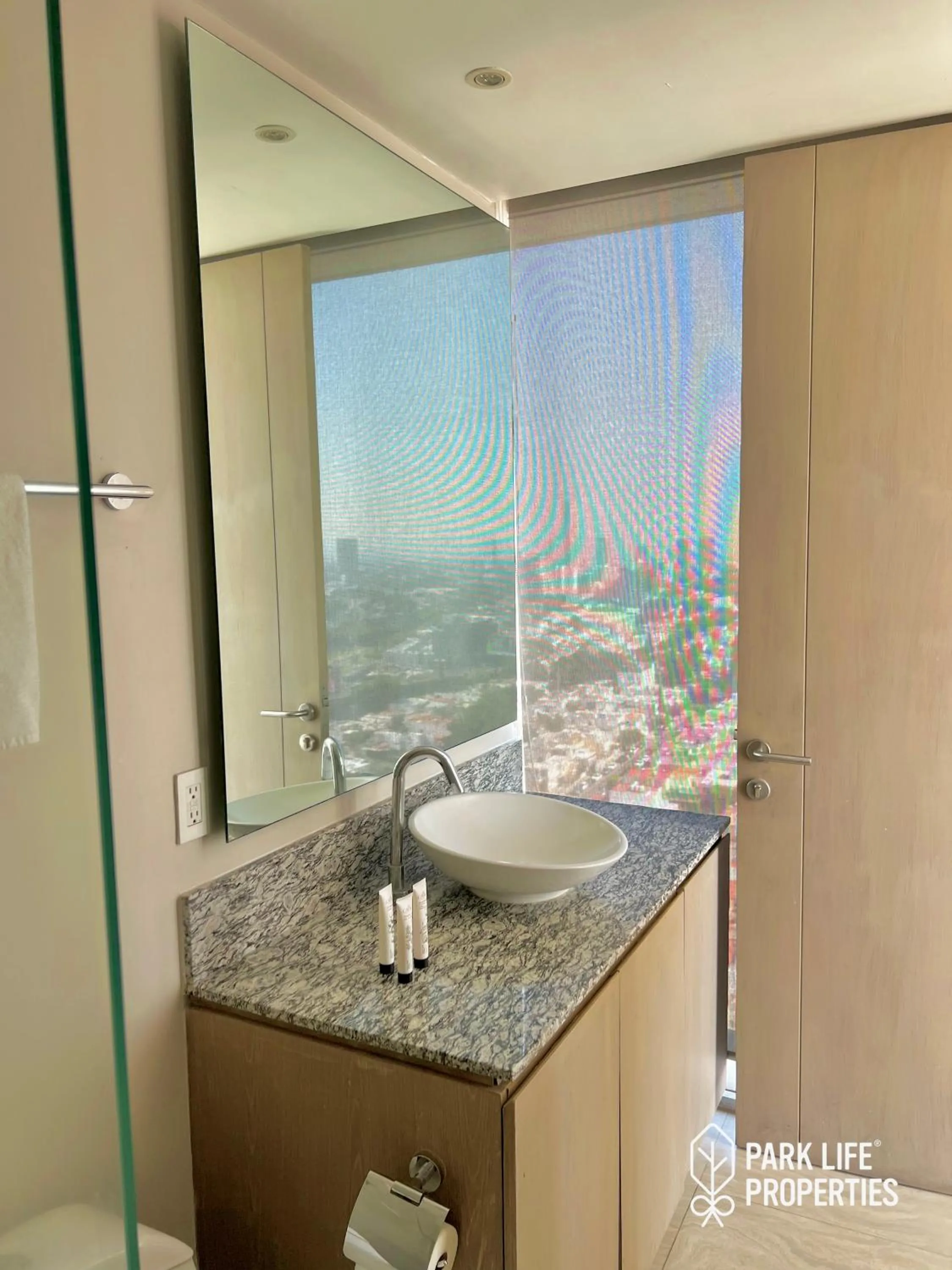 Bathroom in Park Life Guadalajara