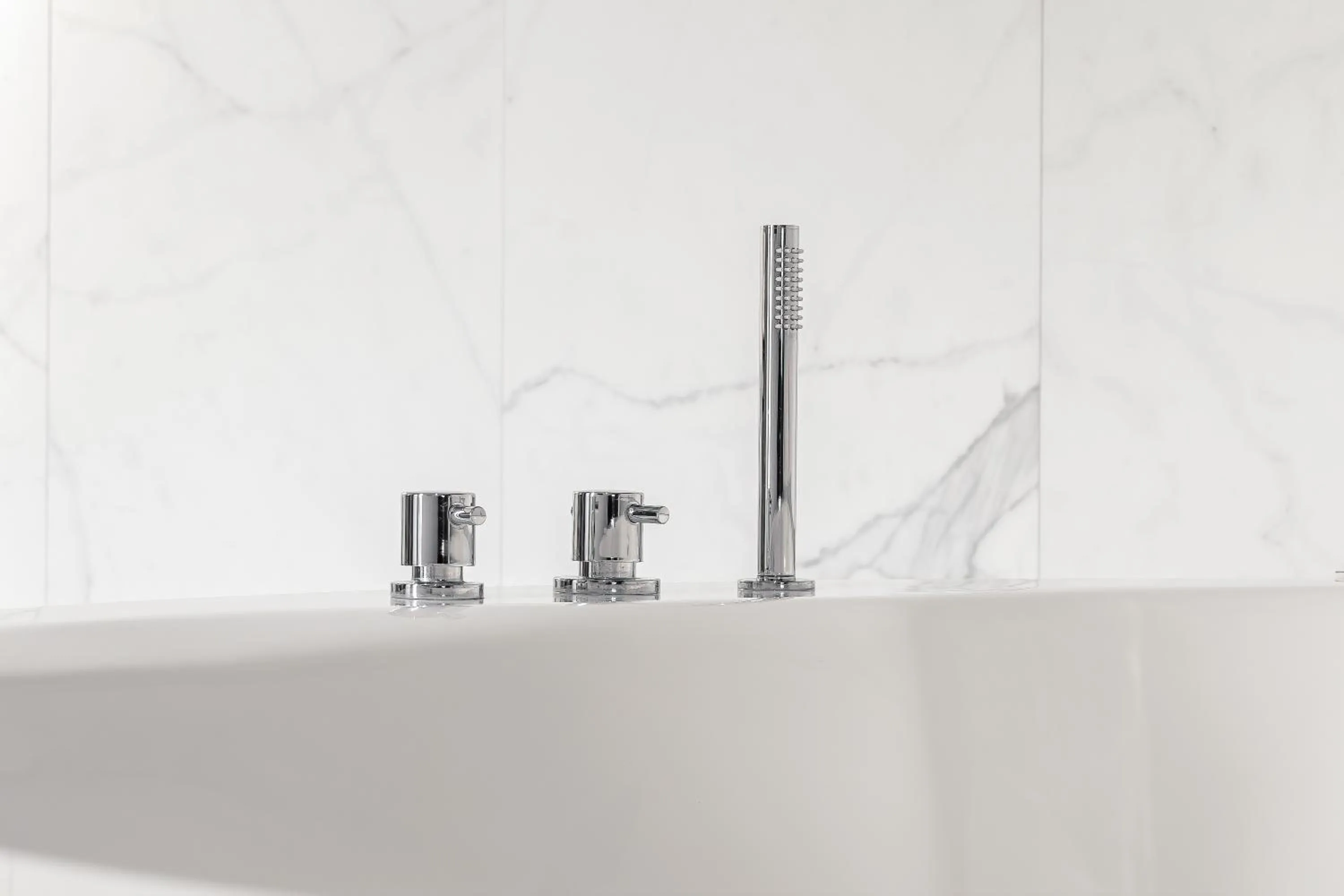 Bath in Cityhotel Wood