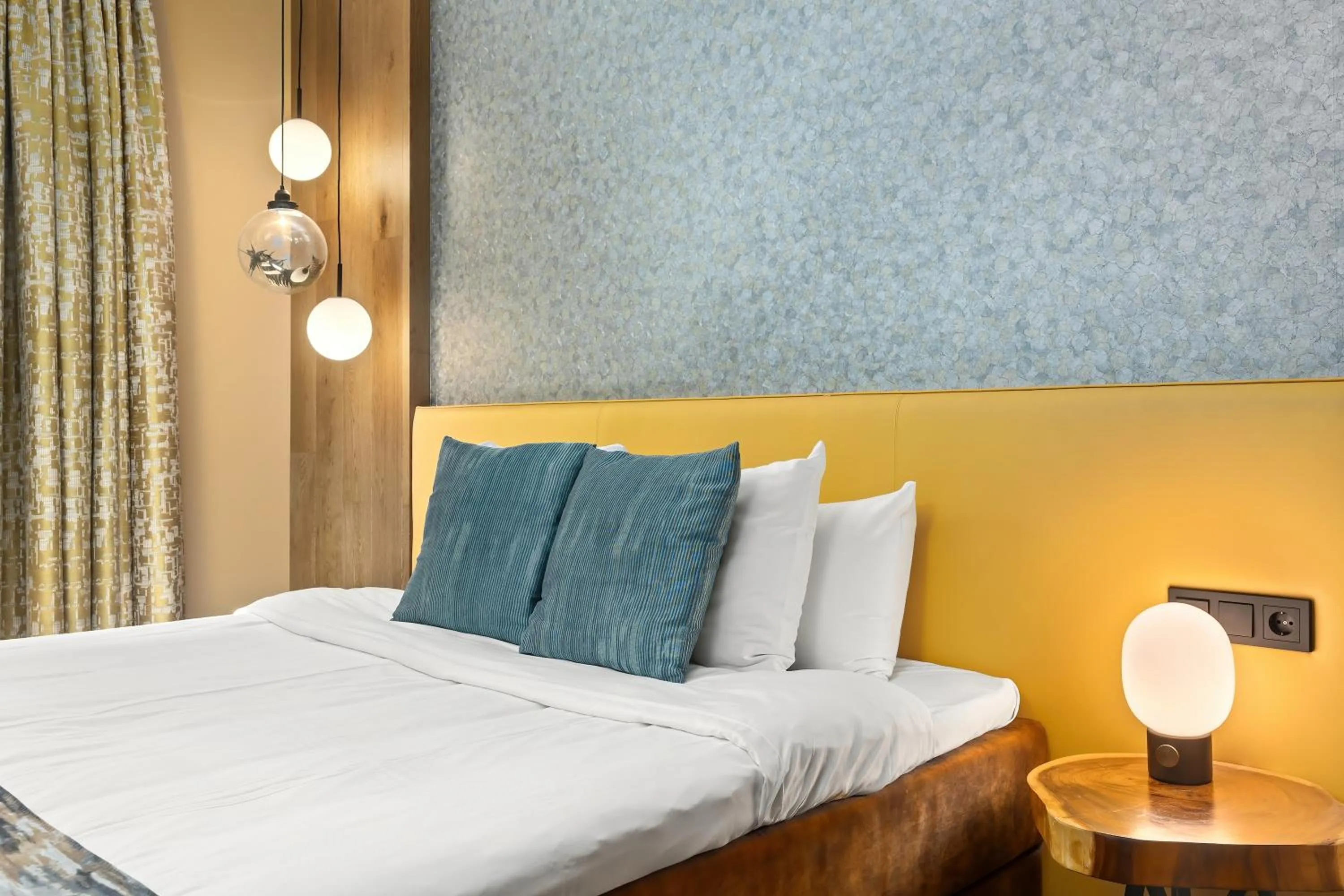 Bed in Cityhotel Wood