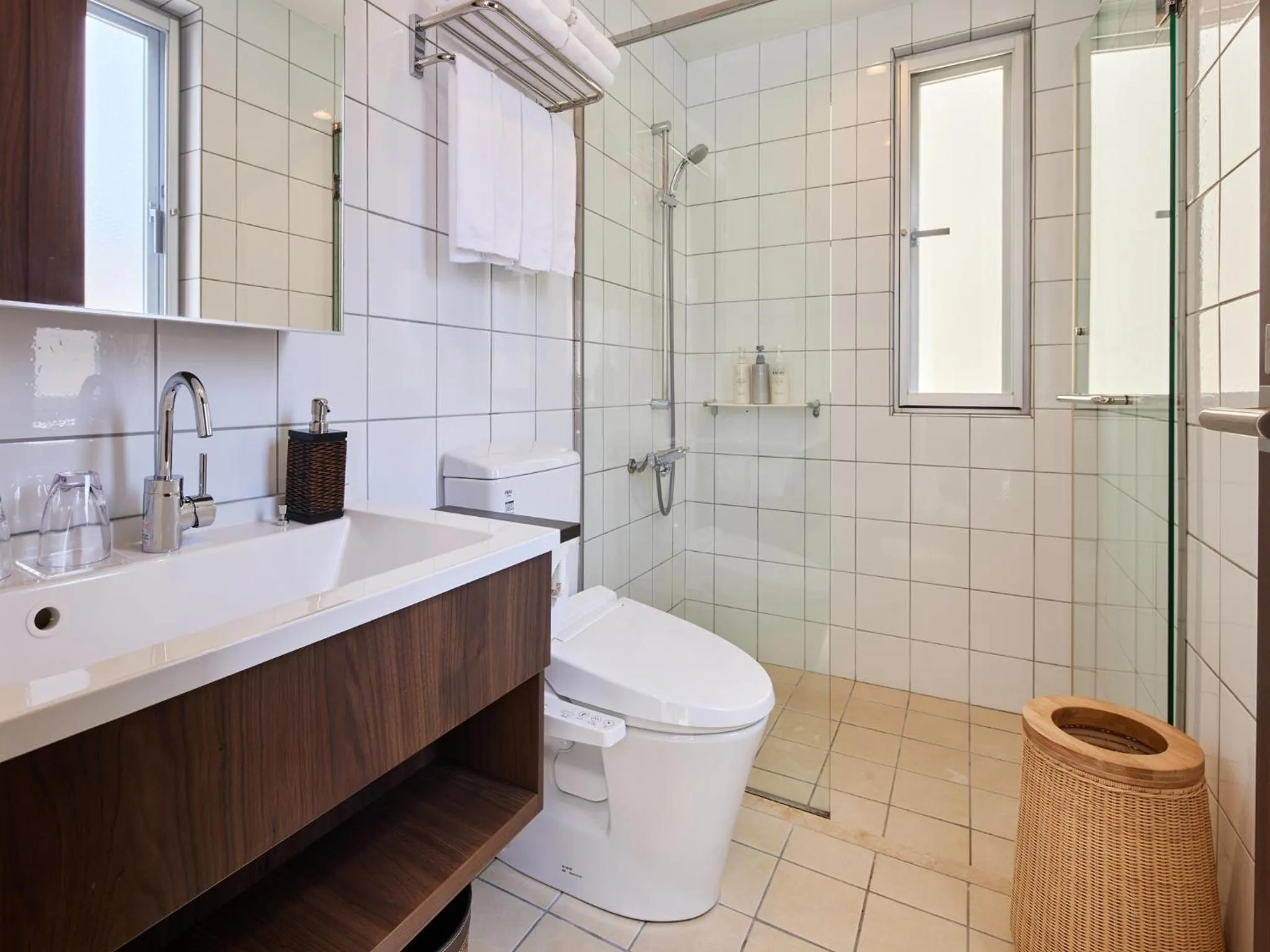 Shower in The Pool & Sauna Villa MOTOBU