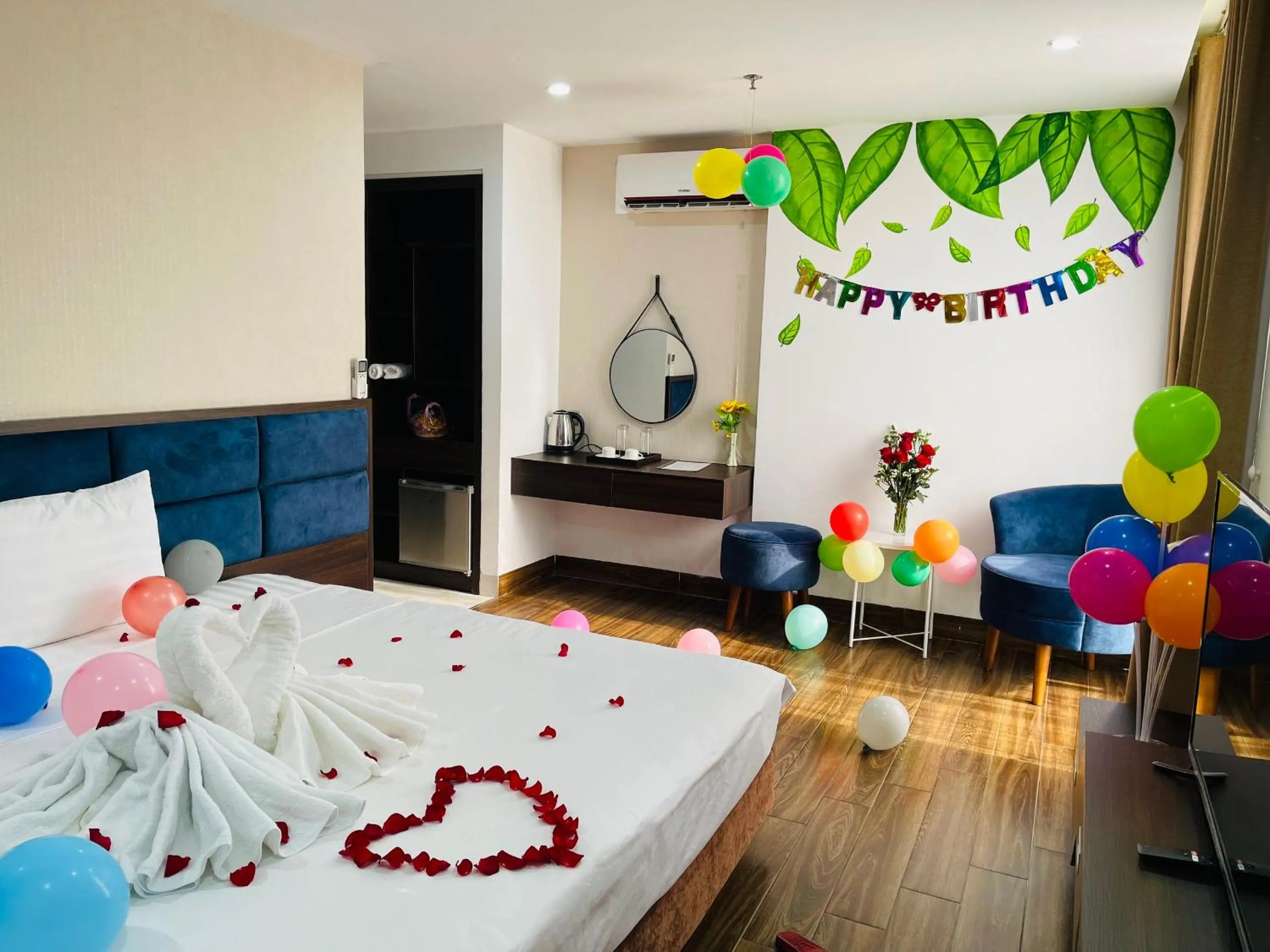 Photo of the whole room, Bed in Cali hotel books Da Nang