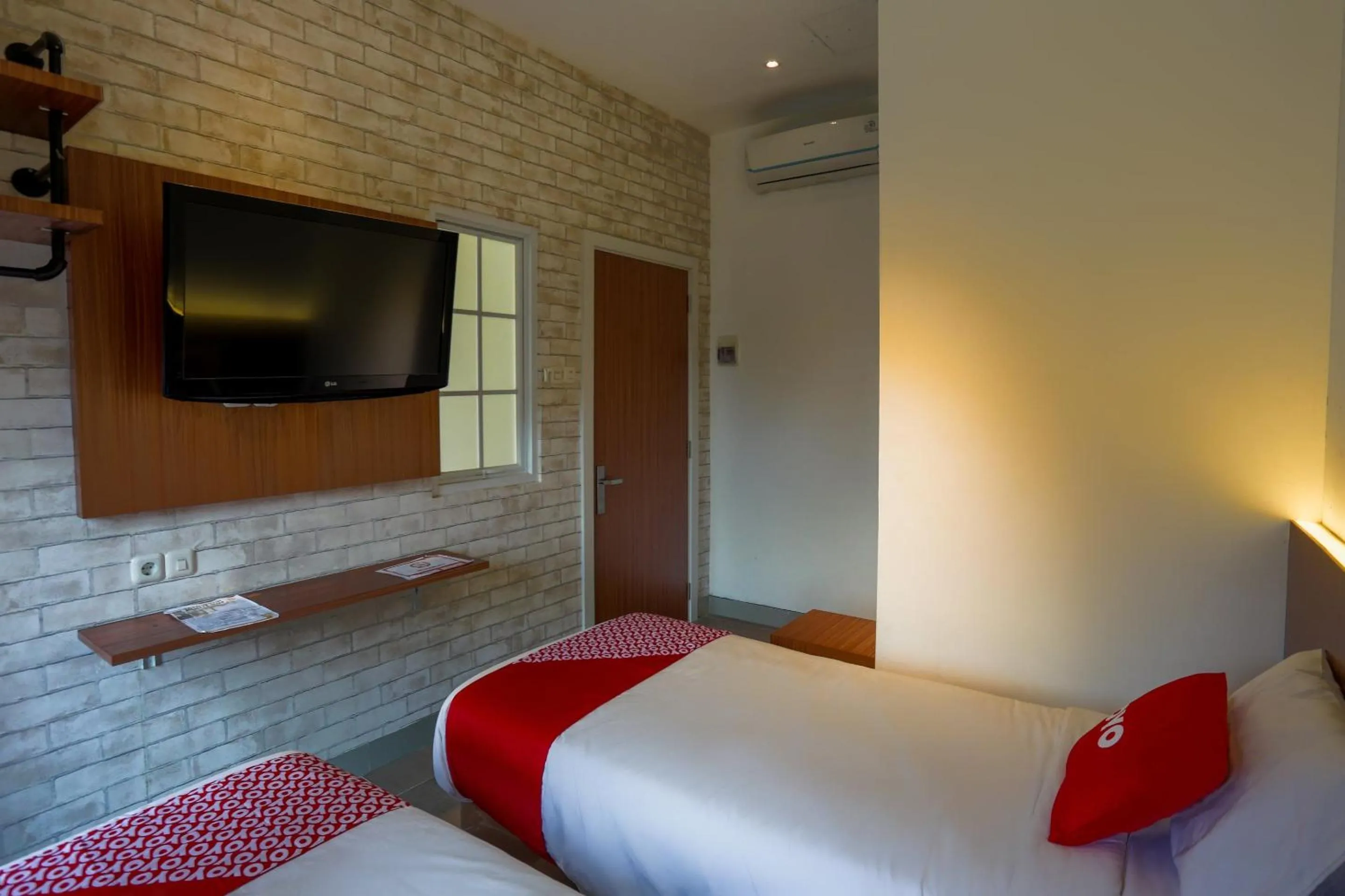 Bedroom, Bed in Hotel O Point Inn