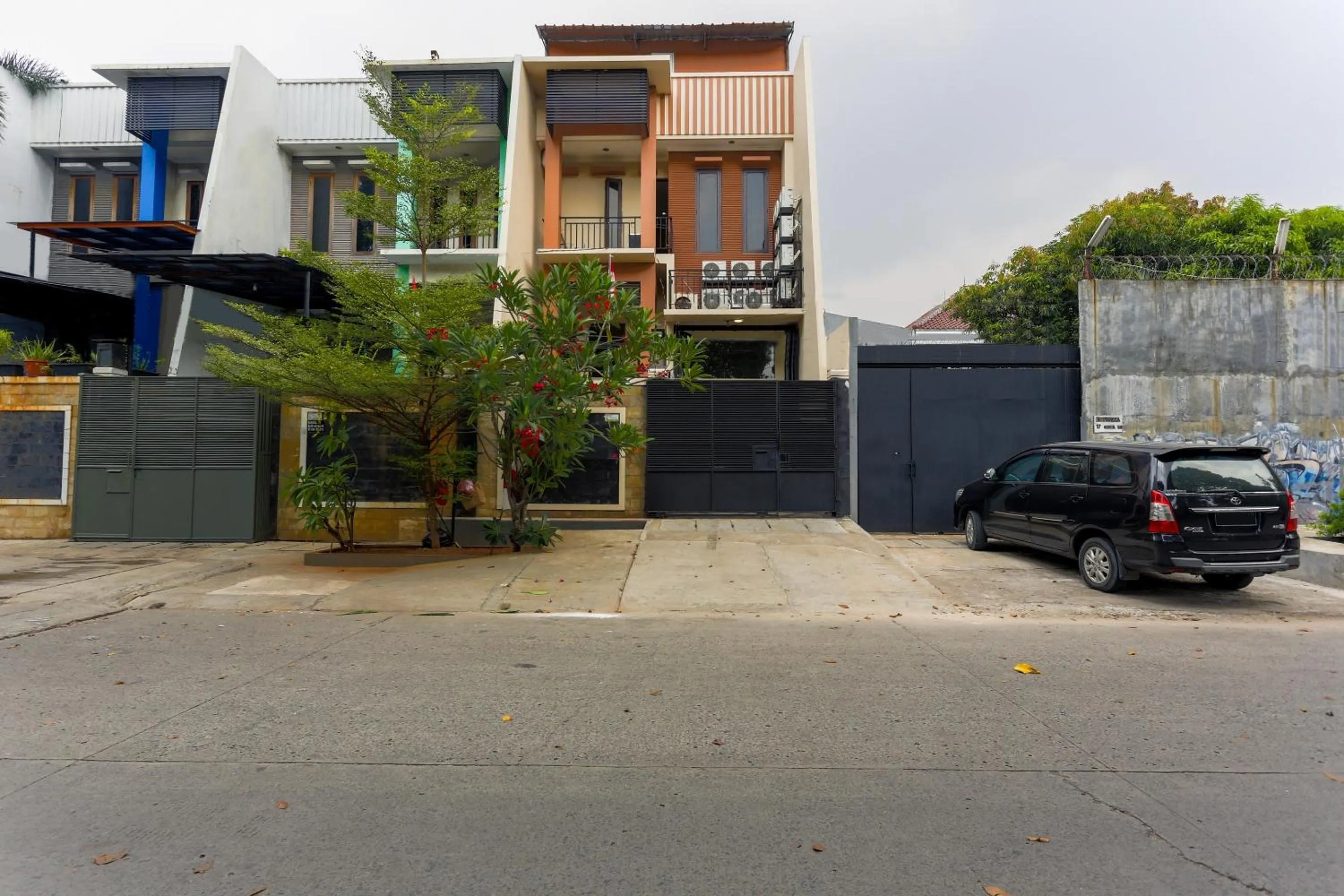 Facade/entrance in Hotel O Point Inn
