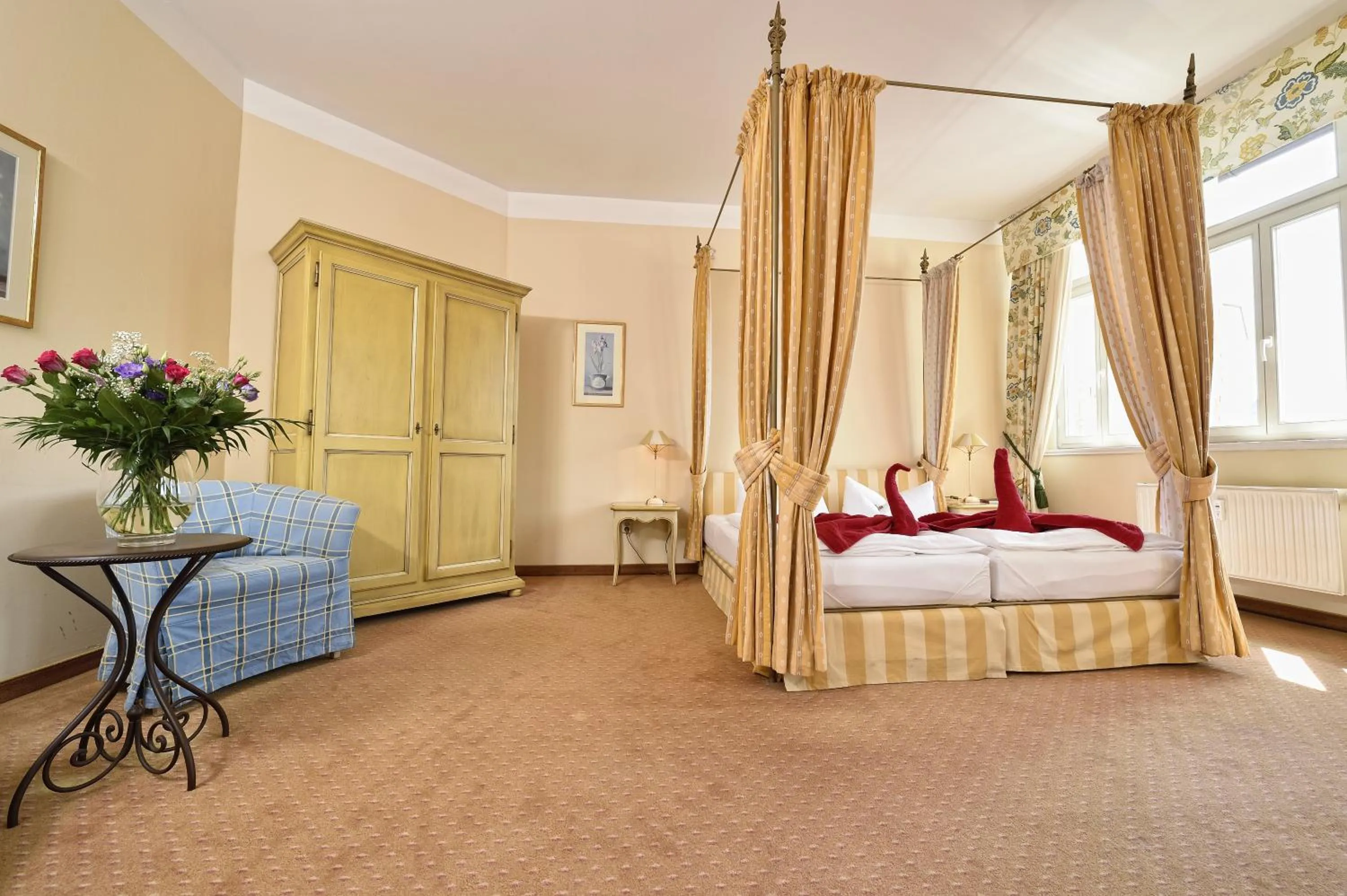 Photo of the whole room, Bed in Hotel Graf von Mansfeld