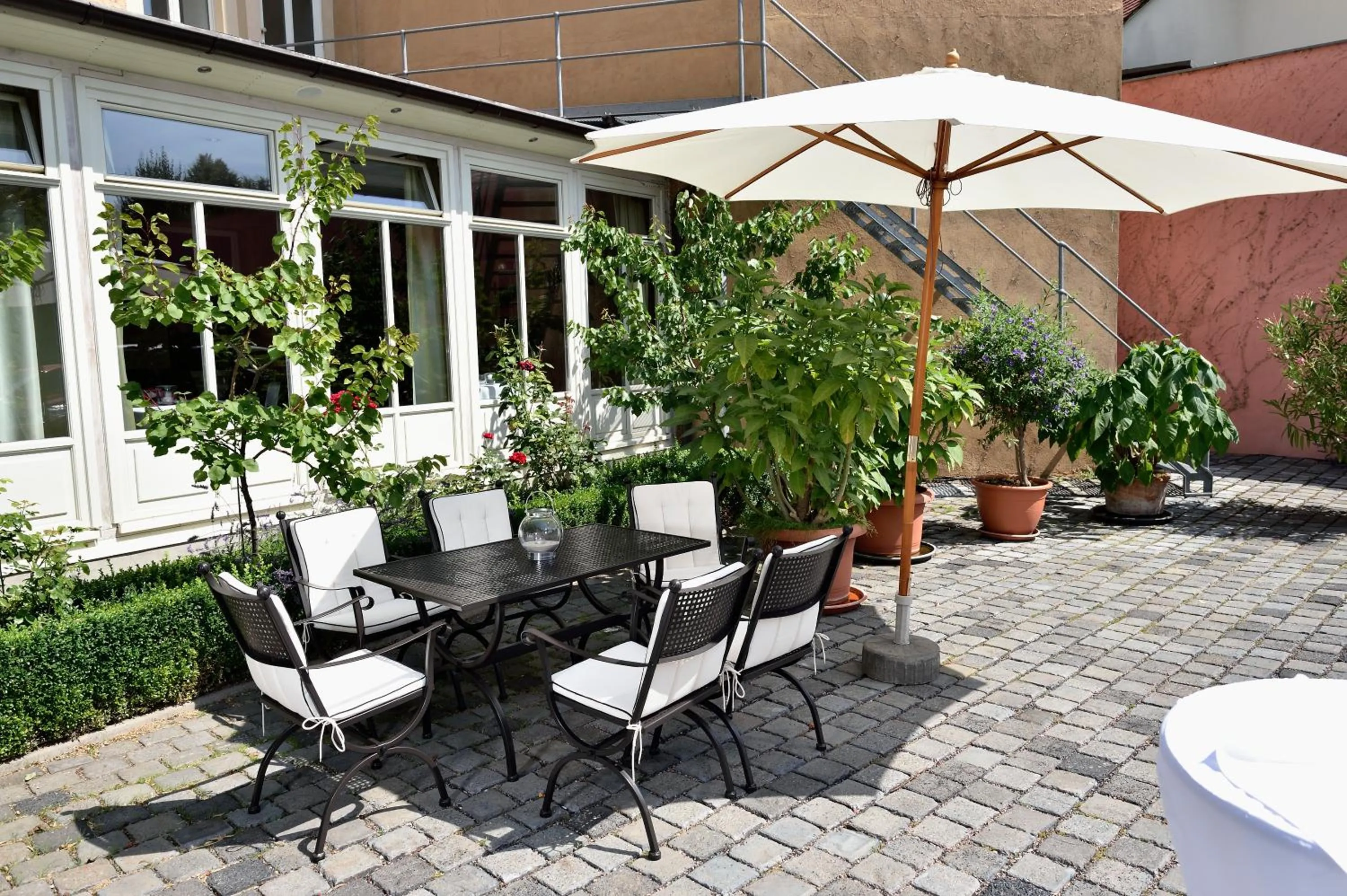 Restaurant/places to eat in Hotel Graf von Mansfeld