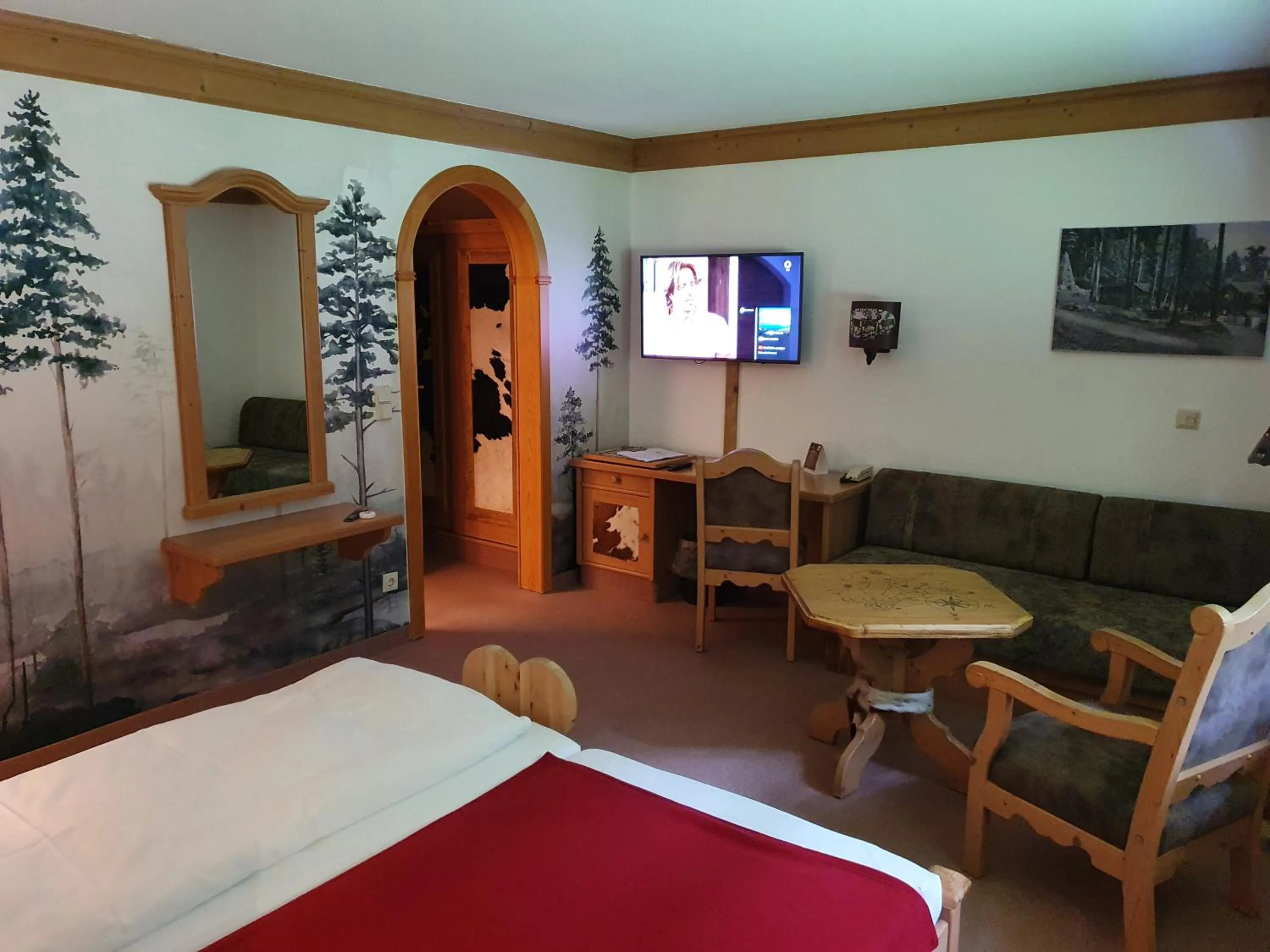 Seating area, Bed in Hotel und Restaurant Köhlerhütte - Fürstenbrunn