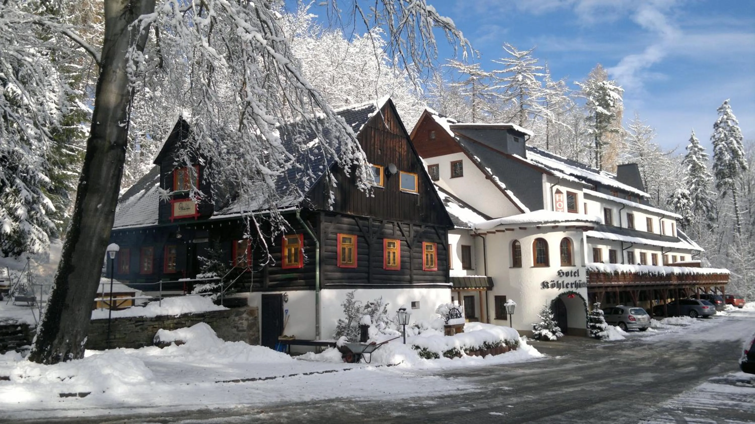 Property building in Hotel und Restaurant Köhlerhütte - Fürstenbrunn