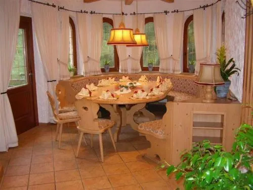 Restaurant/places to eat in Hotel und Restaurant Köhlerhütte - Fürstenbrunn