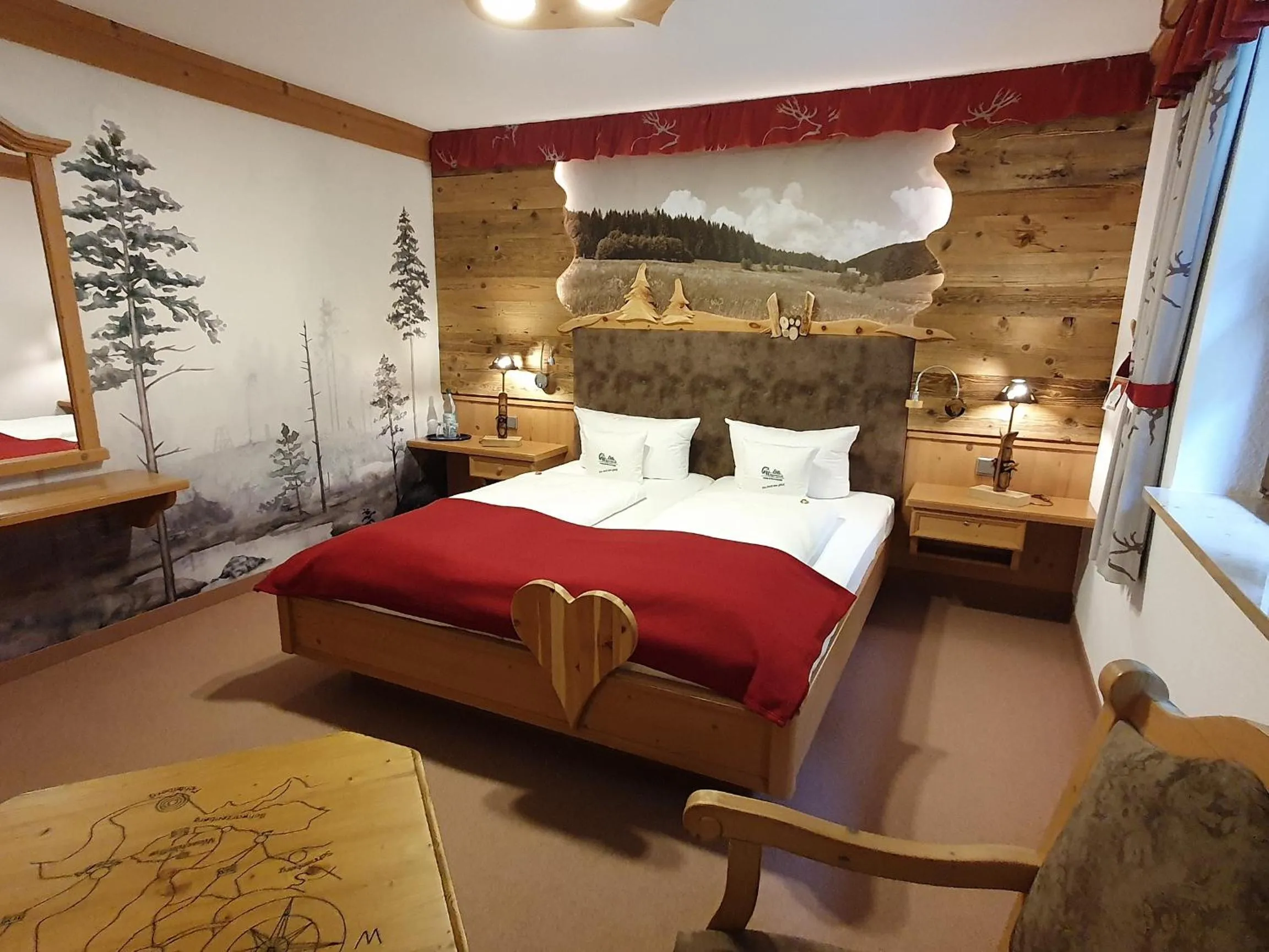 Photo of the whole room, Bed in Hotel und Restaurant Köhlerhütte - Fürstenbrunn