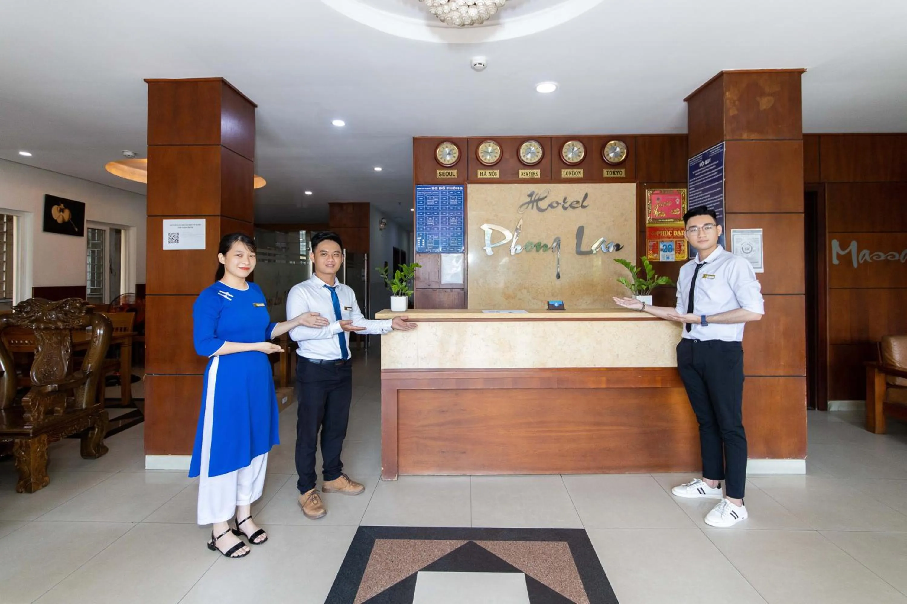Lobby or reception in Phong Lan 2 Hotel
