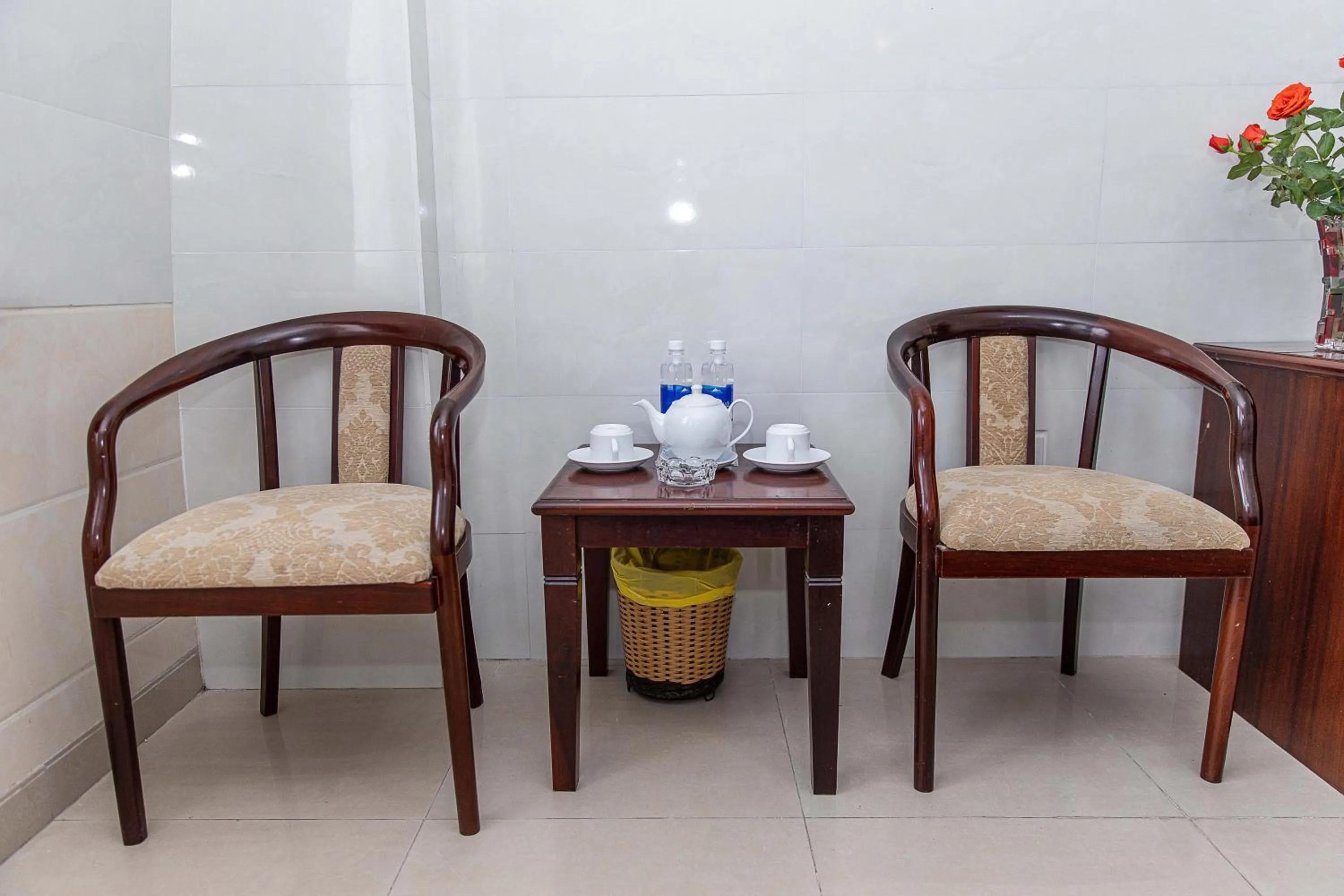 Seating area in Phong Lan 2 Hotel