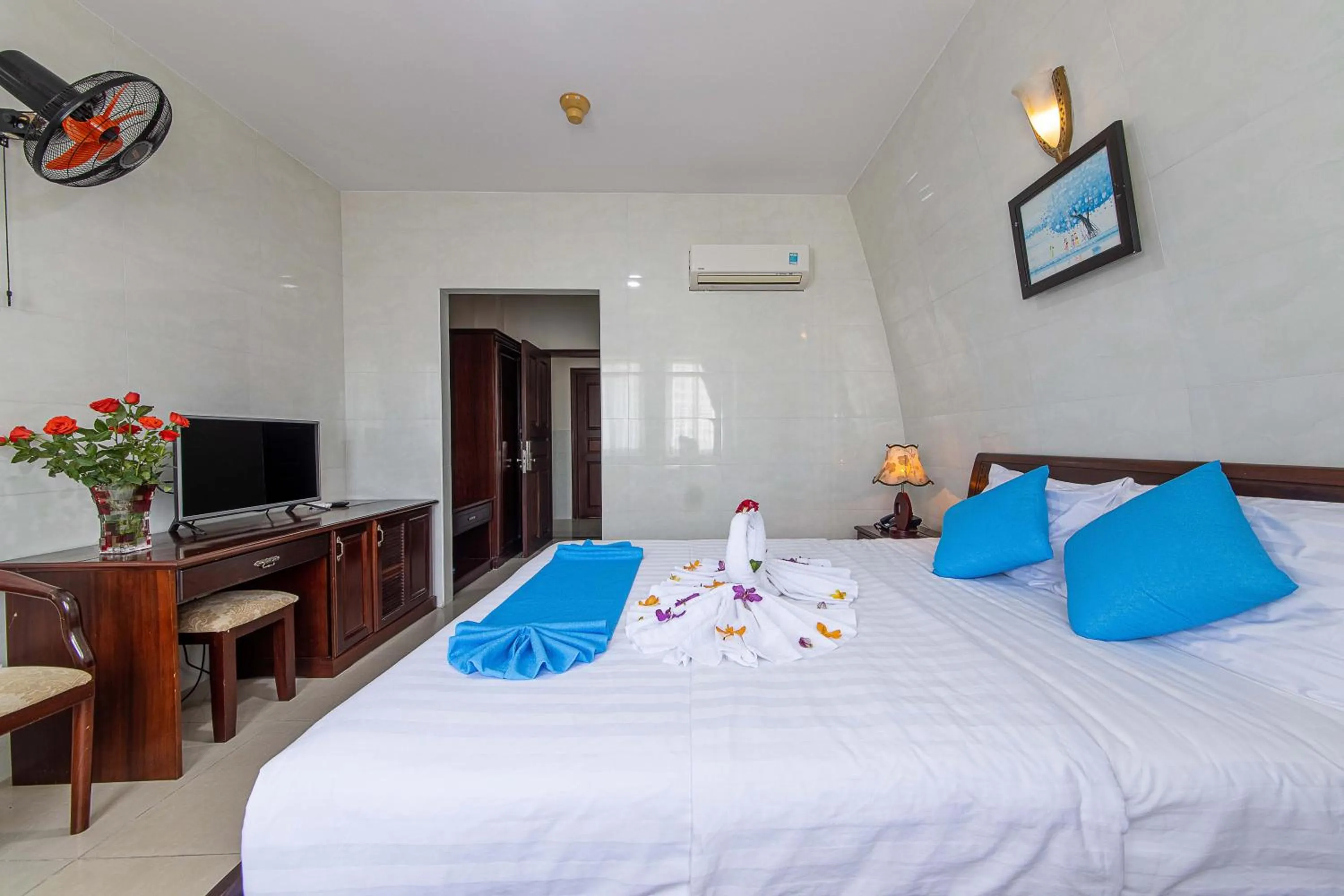 Bed in Phong Lan 2 Hotel