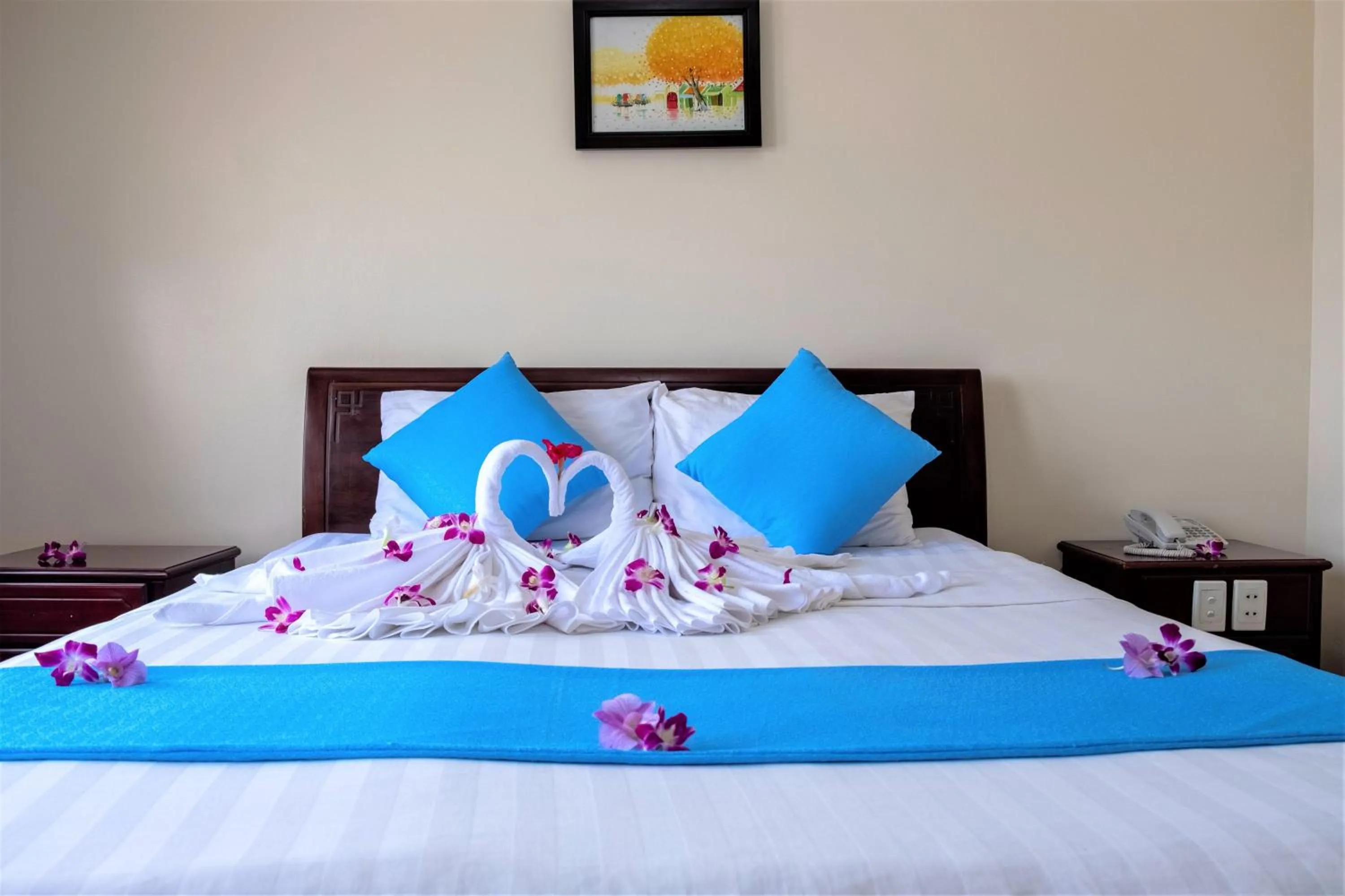 Bedroom, Bed in Phong Lan 2 Hotel