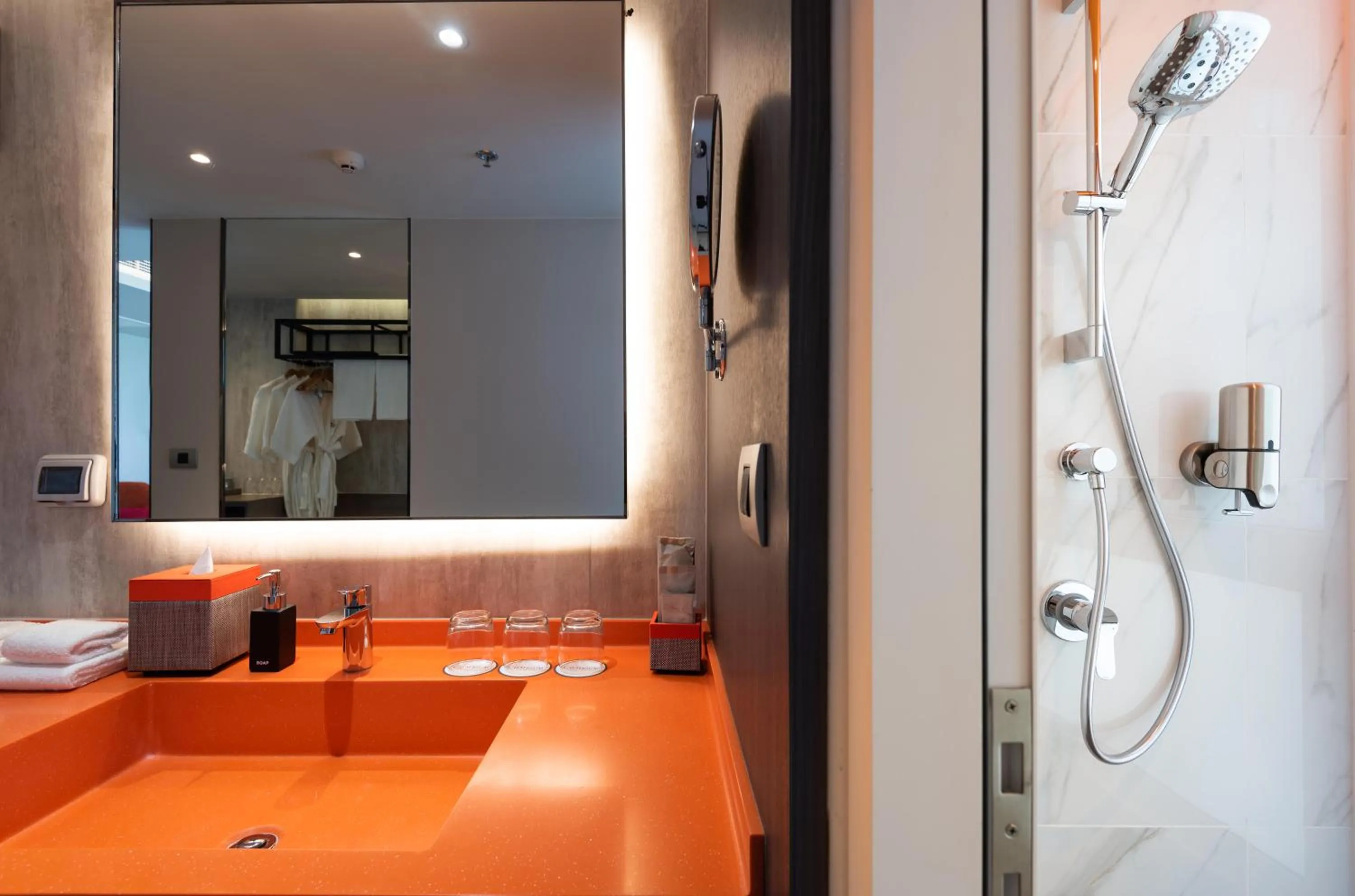 Shower in Maitria Hotel Rama 9 Bangkok - A Chatrium Collection