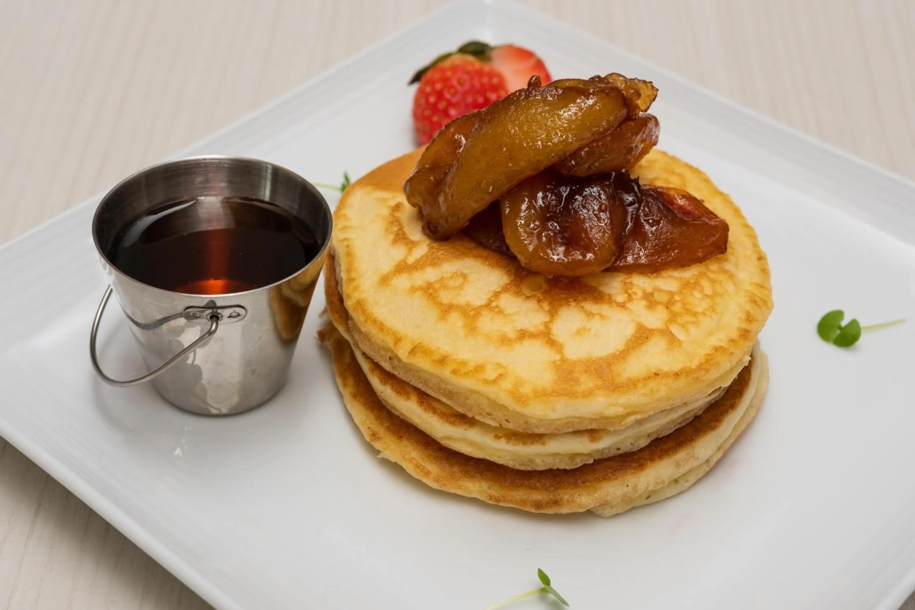 Food and drinks in Maitria Hotel Rama 9 Bangkok - A Chatrium Collection