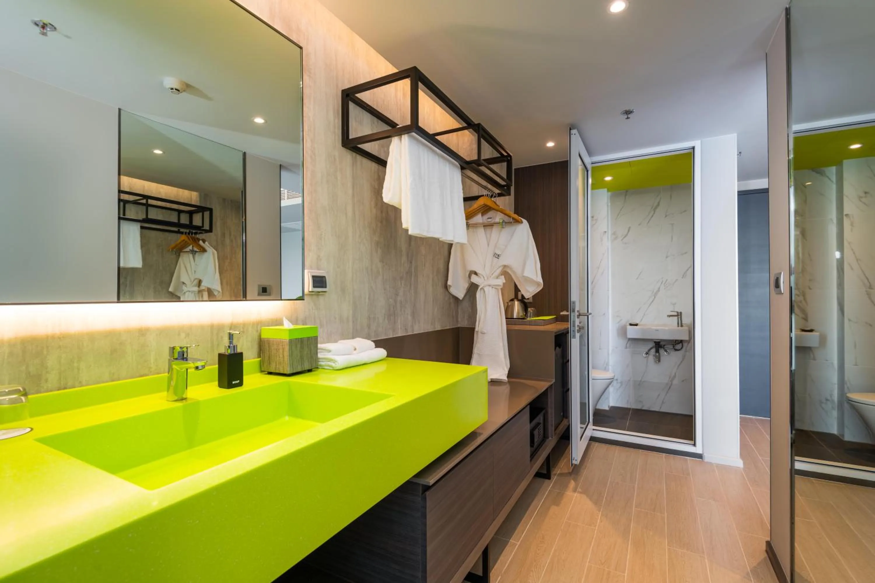 Shower in Maitria Hotel Rama 9 Bangkok - A Chatrium Collection