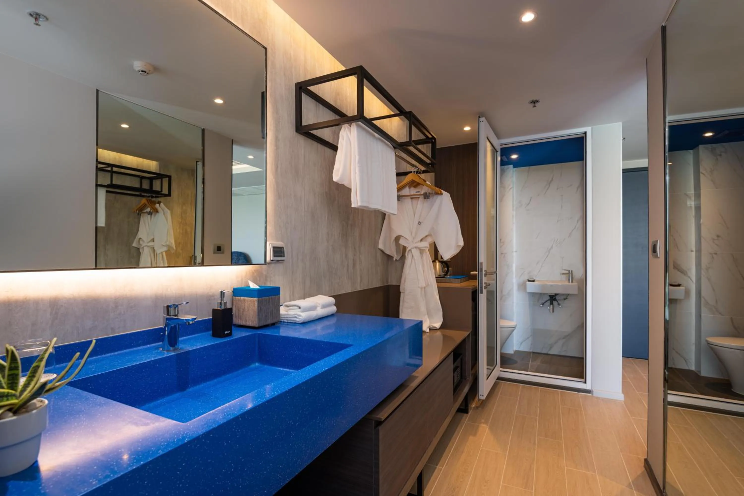 Shower in Maitria Hotel Rama 9 Bangkok - A Chatrium Collection