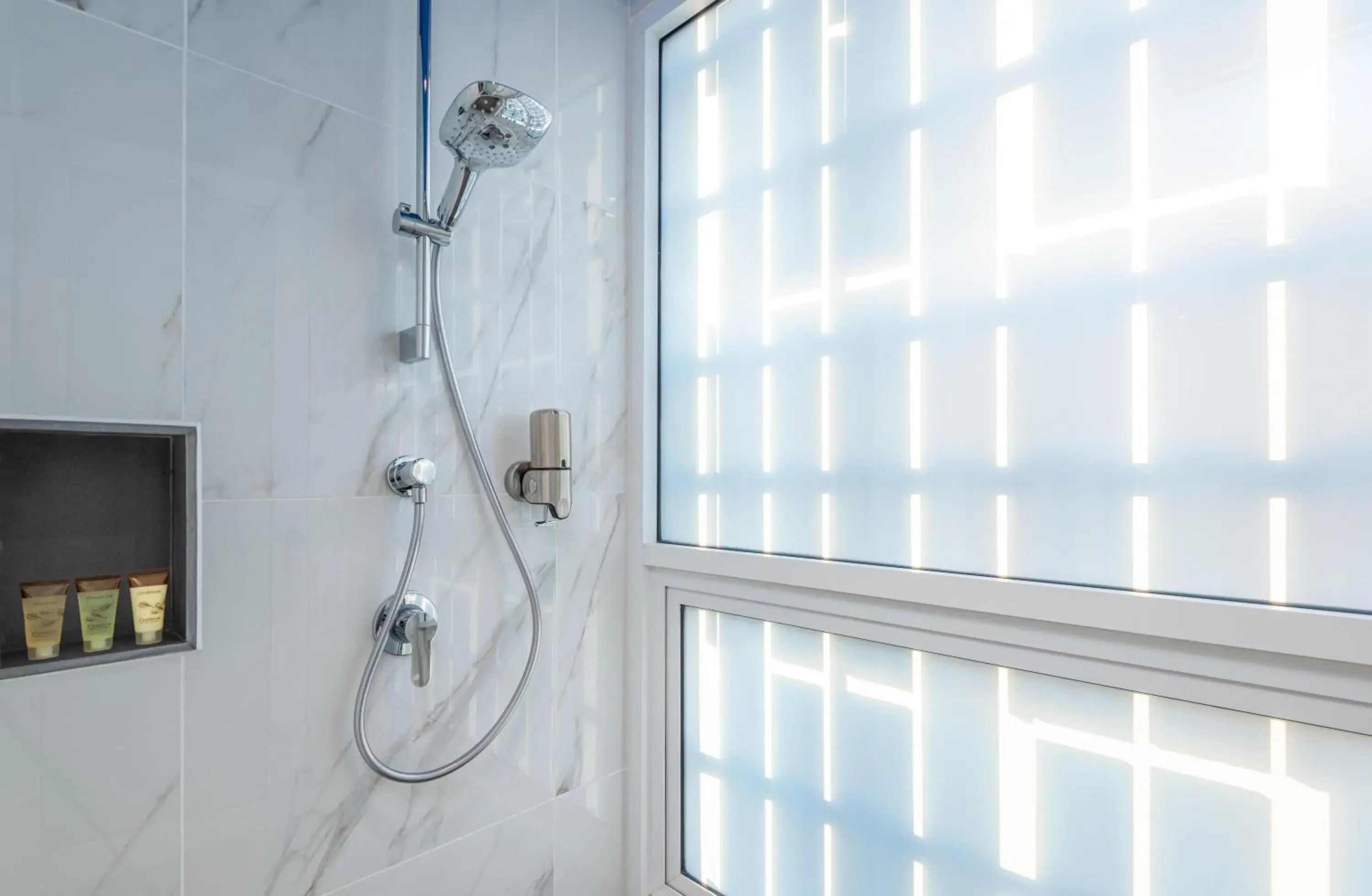 Grand Deluxe Garden View Twin Room in Maitria Hotel Rama 9 Bangkok - A Chatrium Collection Grand Deluxe Garden View Twin Room in Maitria Hotel Rama 9 Bangkok - A Chatrium Collection