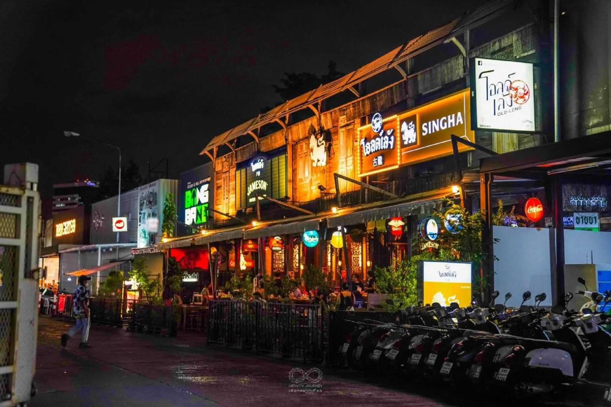 Neighbourhood in Maitria Hotel Rama 9 Bangkok - A Chatrium Collection