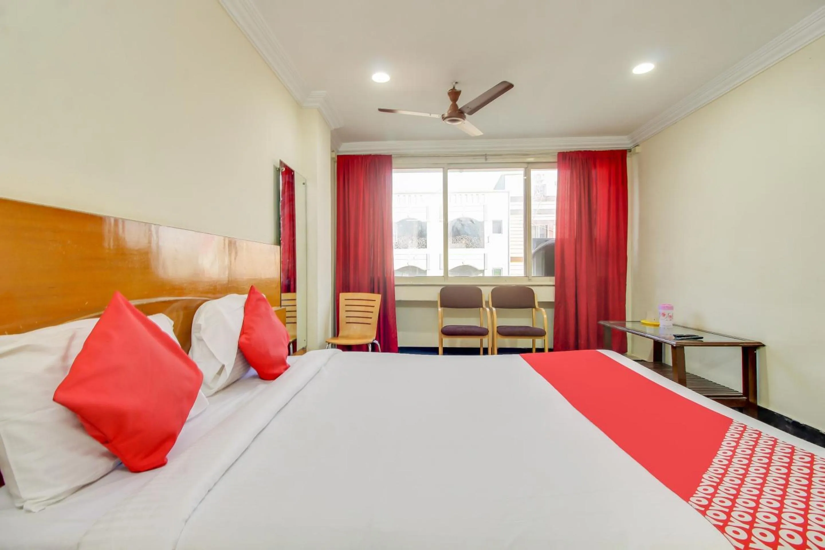 Lobby or reception, Bed in Hotel O Srinivasa Residency