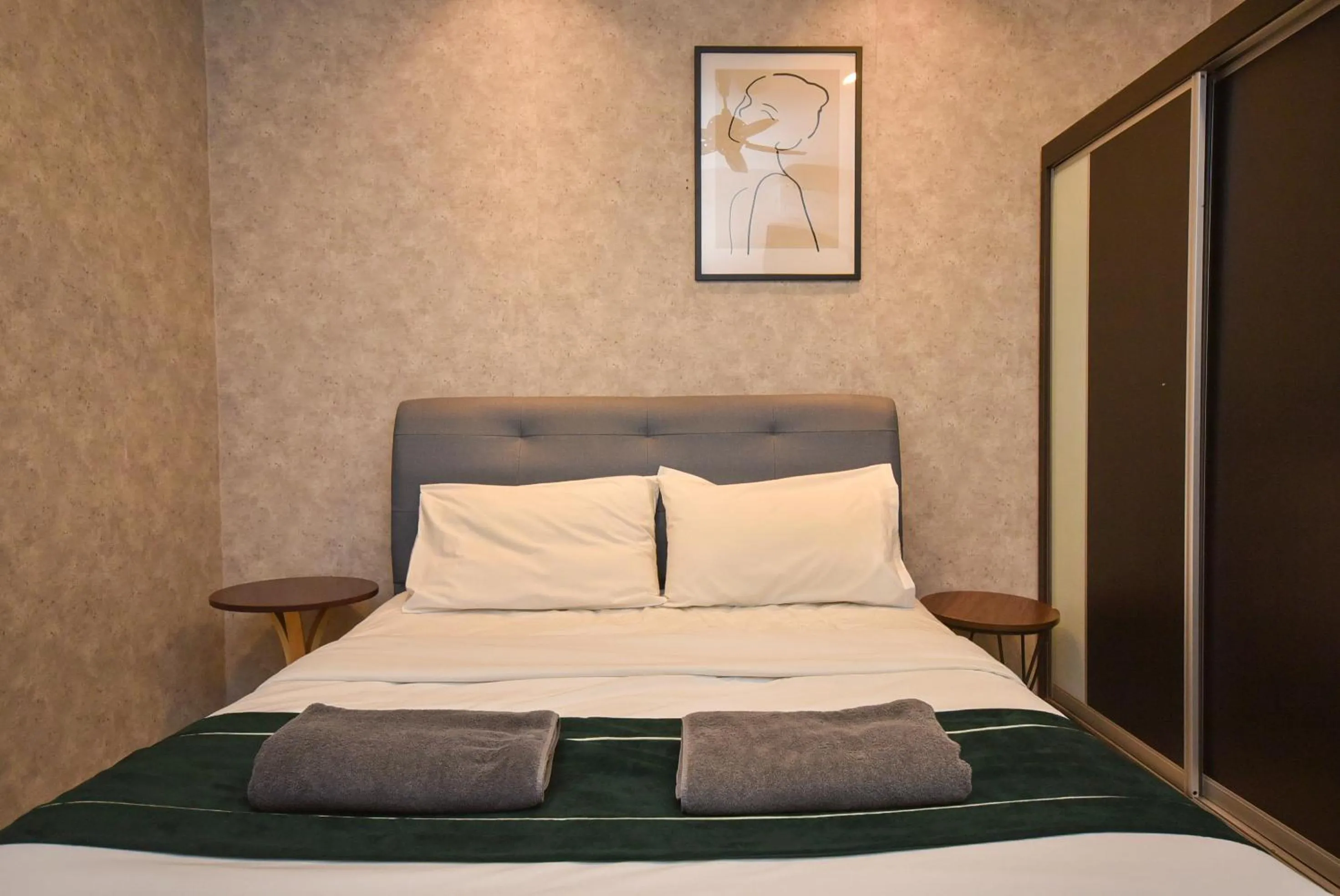 Bedroom, Bed in Suasana Residence by Nest Home